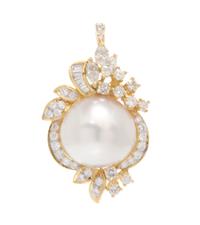 An 18 Karat Yellow Gold South Sea Pearl and Diamond Pendant/Enhancer, 5.30 dwts.