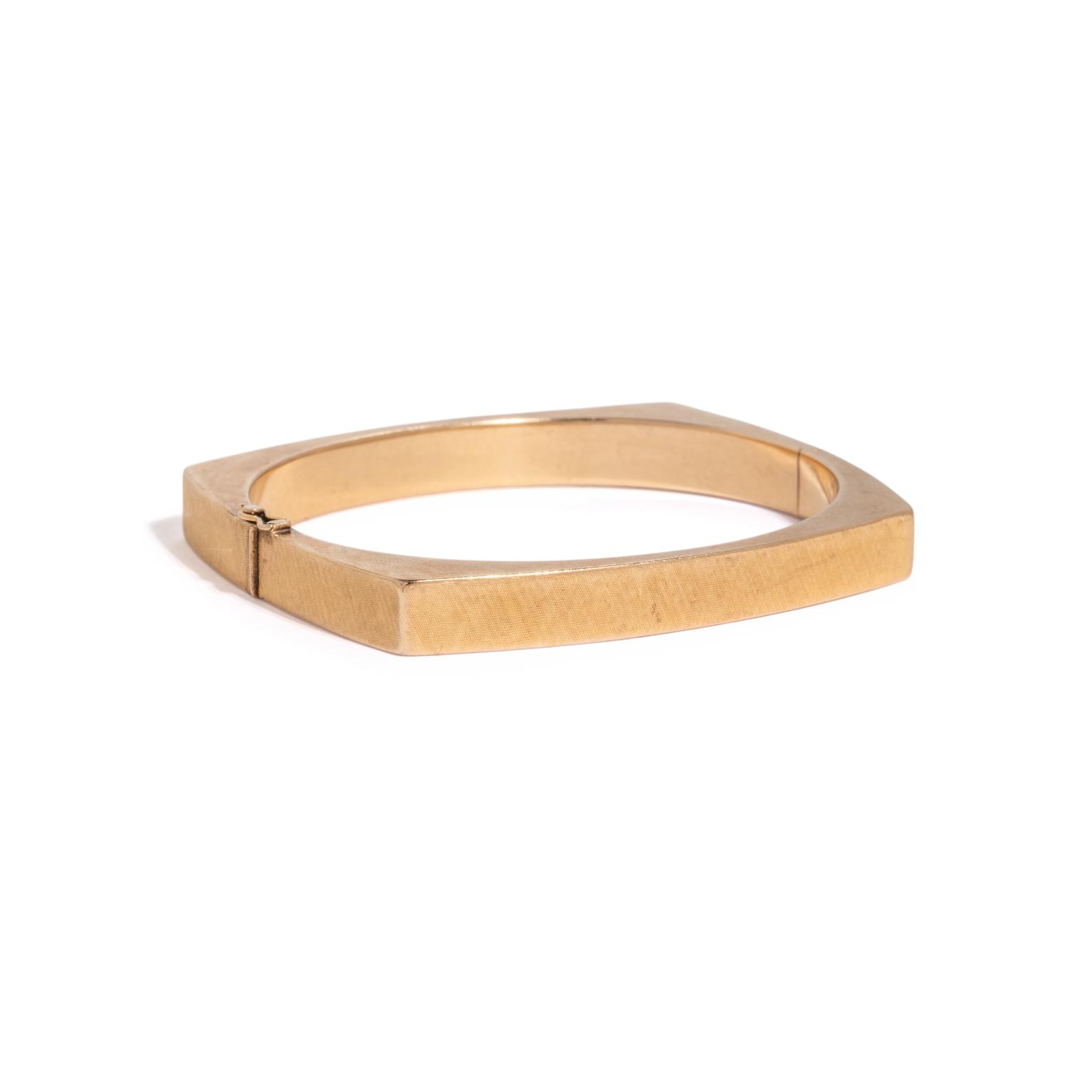 YELLOW GOLD GEOMETRIC BANGLE BRACELET