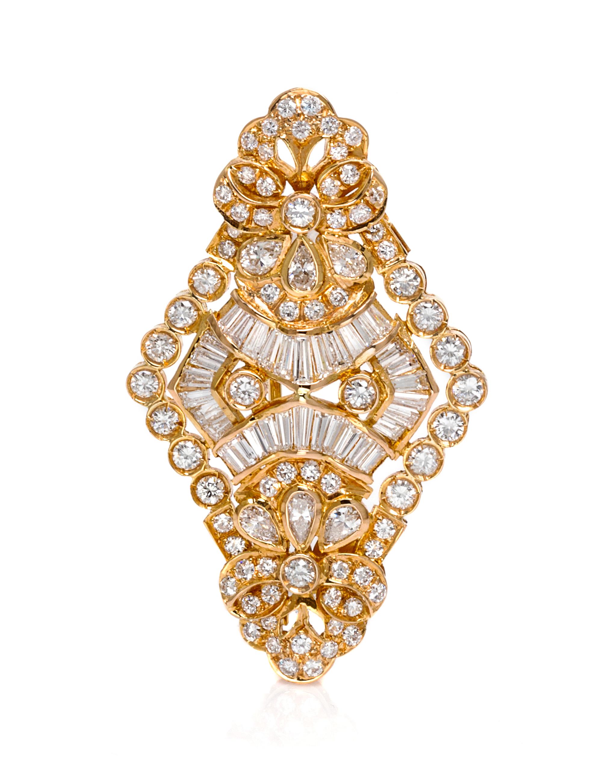 An 18 Karat Yellow Gold and Diamond Pendant/Brooch, 6.00 dwts.
