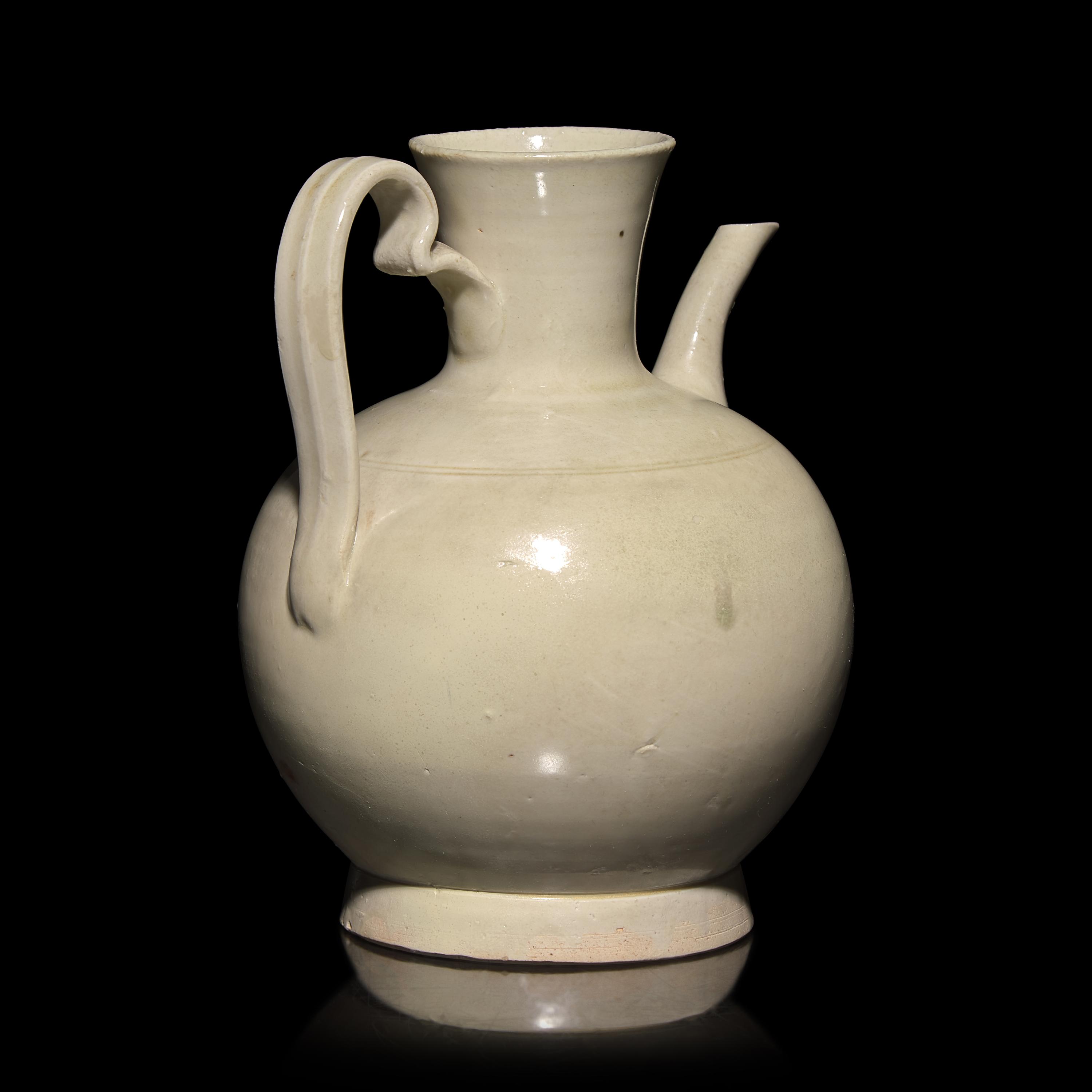A Chinese Ding-Type White Glazed Ewer, Northern Song Dynasty — 北宋 仿定窯白釉執壺