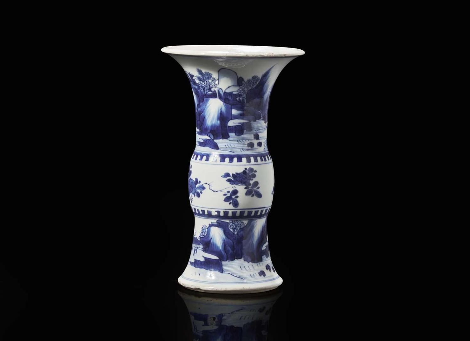A blue and white flared Gu vase, Kangxi period 青花小花觚 清康熙