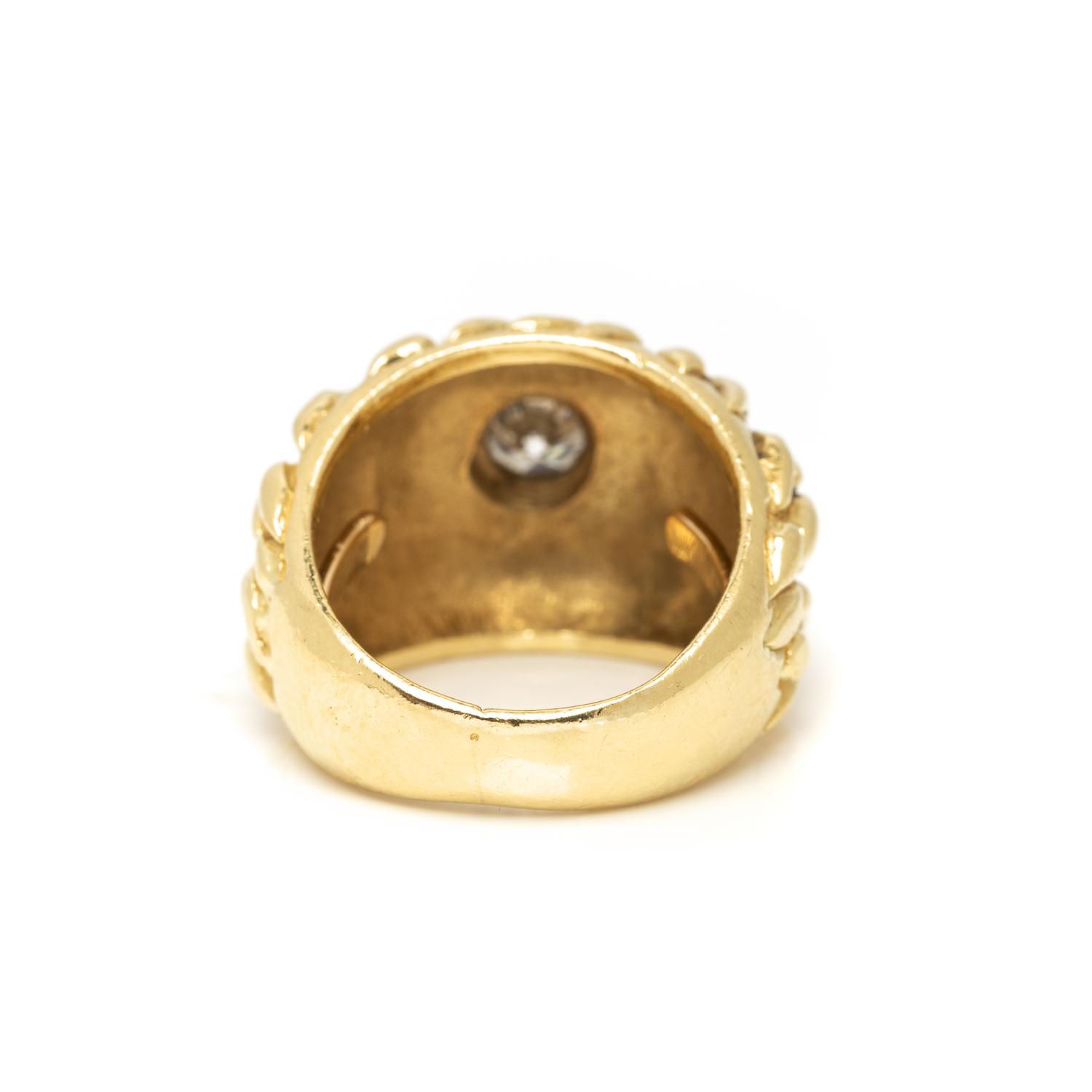 YELLOW GOLD AND DIAMOND RING