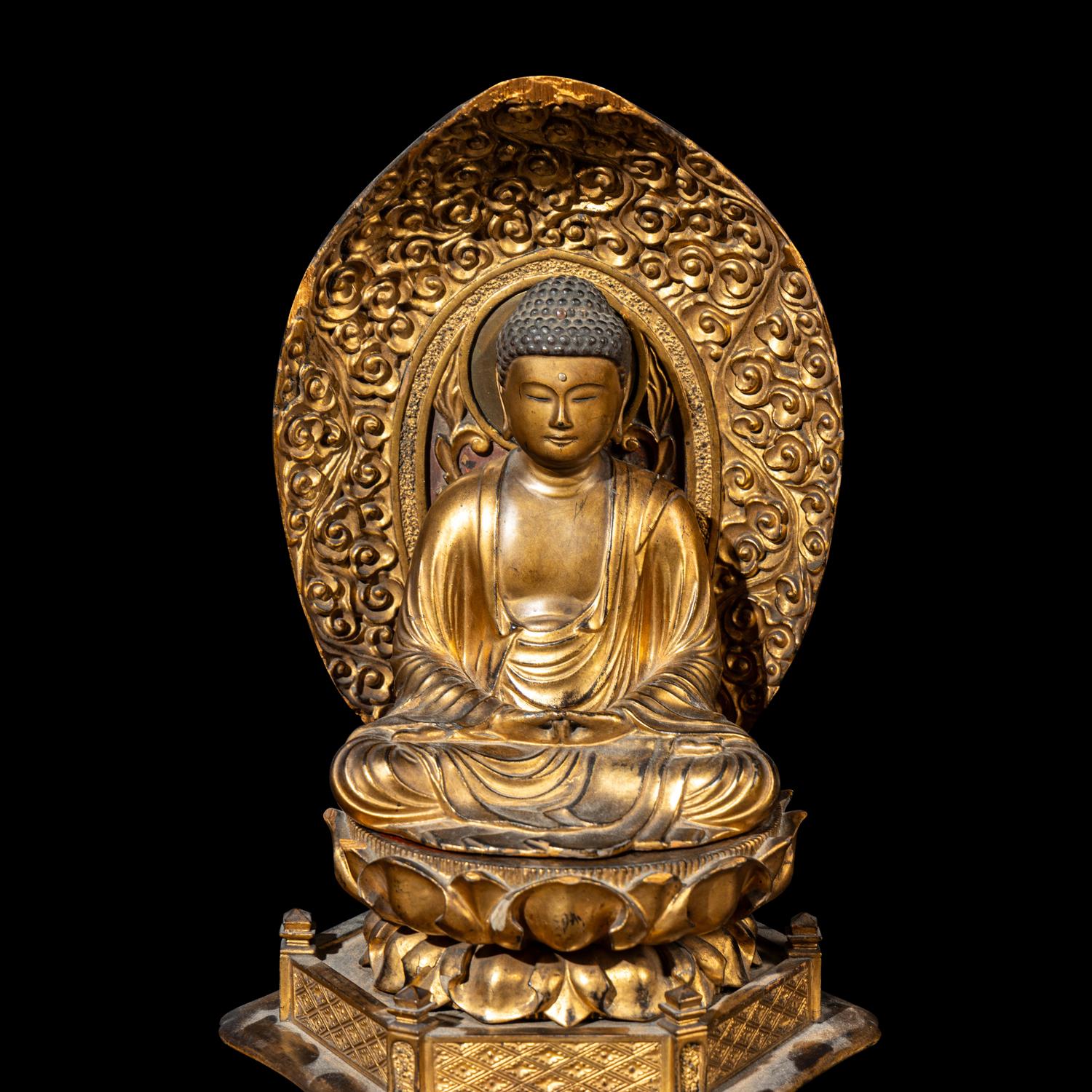 Two Japanese Gilt Wood Figures of Amida Buddha, Edo-Meiji Period 日本江戶時代 木漆金無量壽佛兩尊