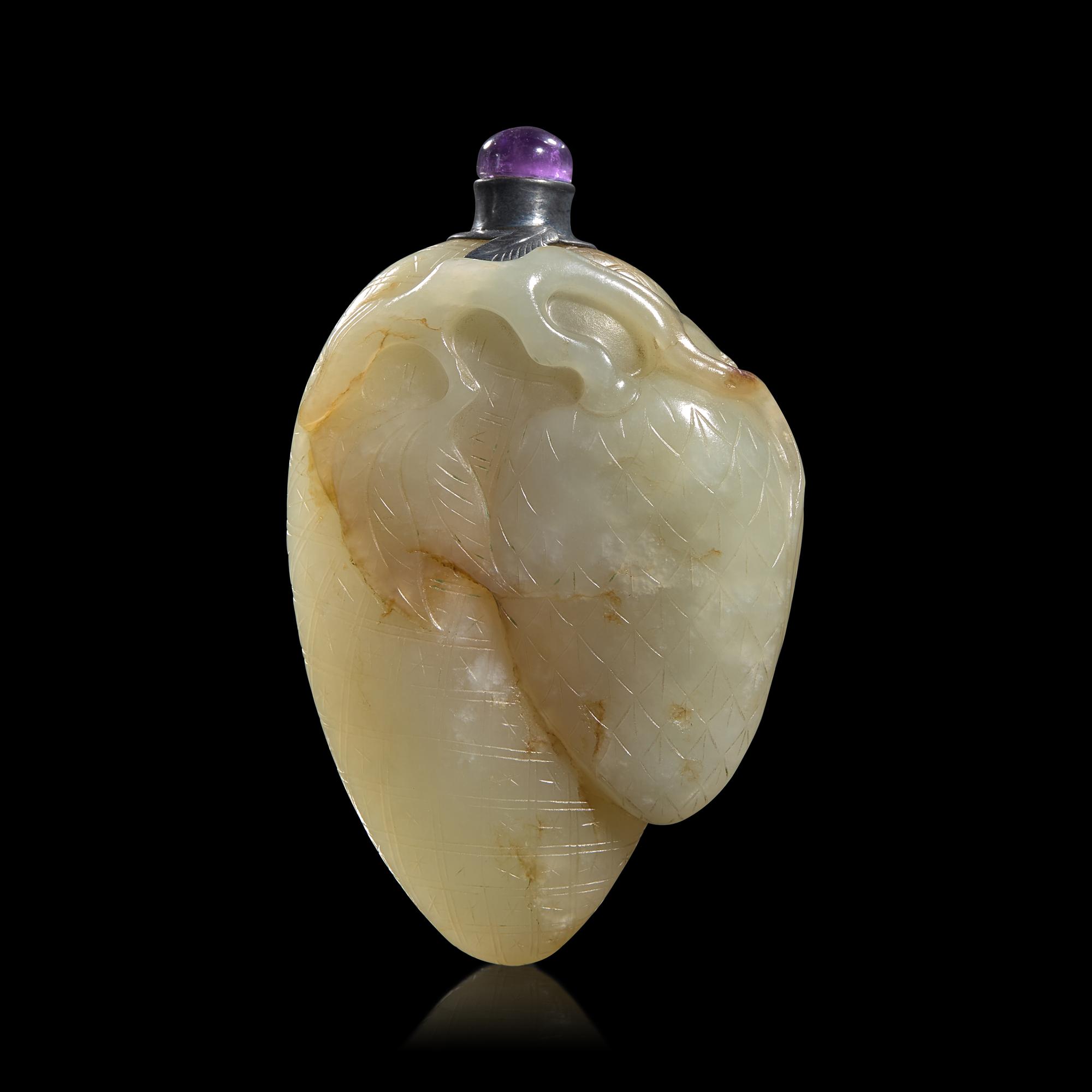 A Chinese Carved Celadon Jade "Lychee Fruit" Snuff Bottle, 18th/19th century