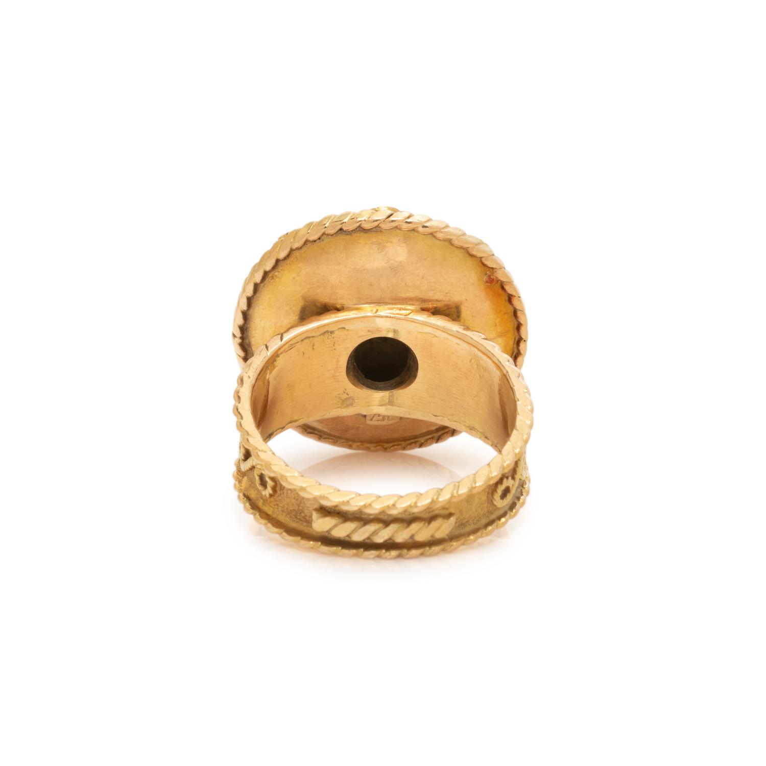 YELLOW GOLD AND EMERALD RING