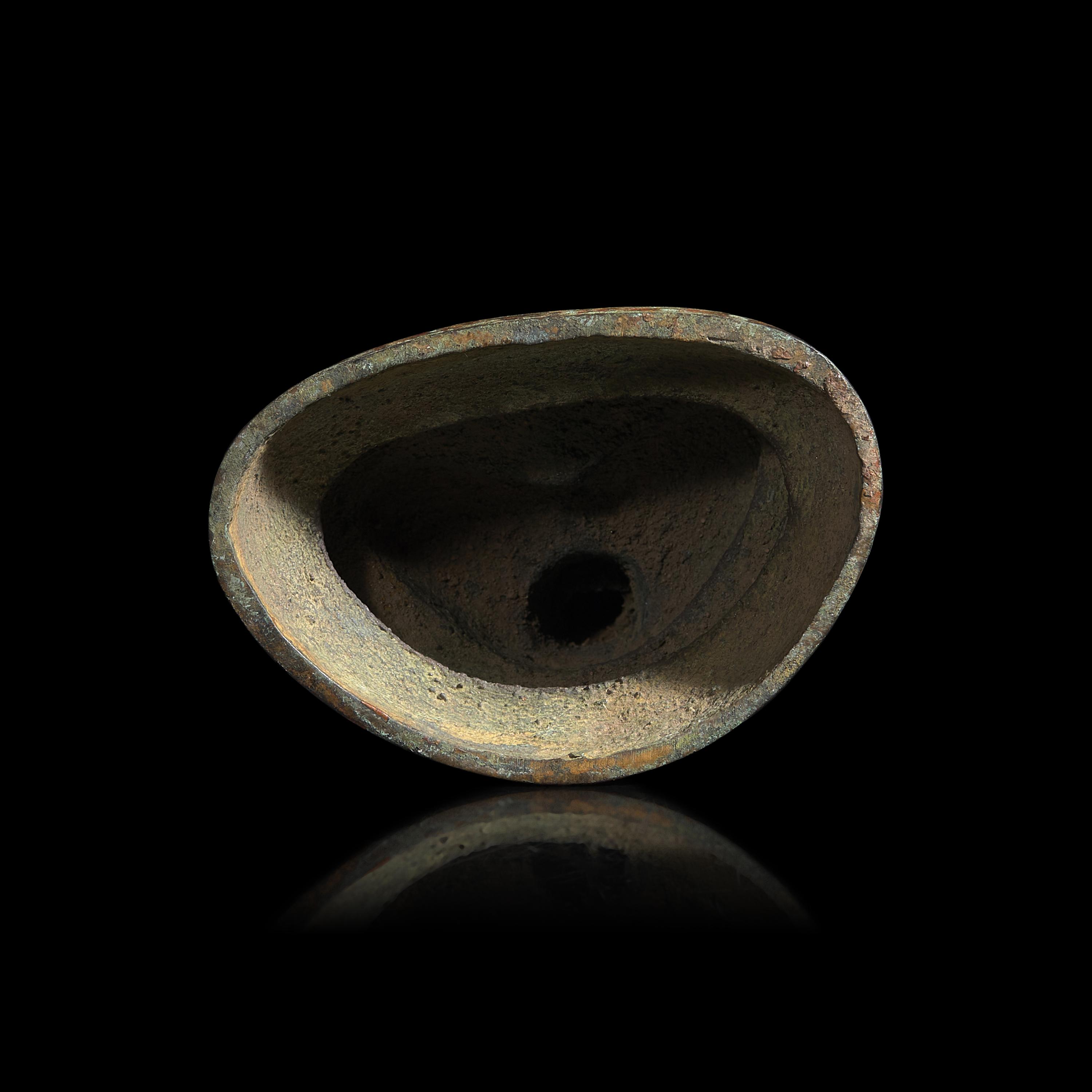 A Tibeto-Chinese Bronze Figure of Seated Baisajyaguru 藏漢銅藥師佛坐像