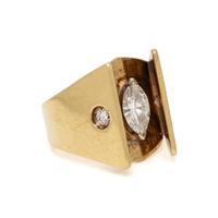 YELLOW GOLD AND DIAMOND RING