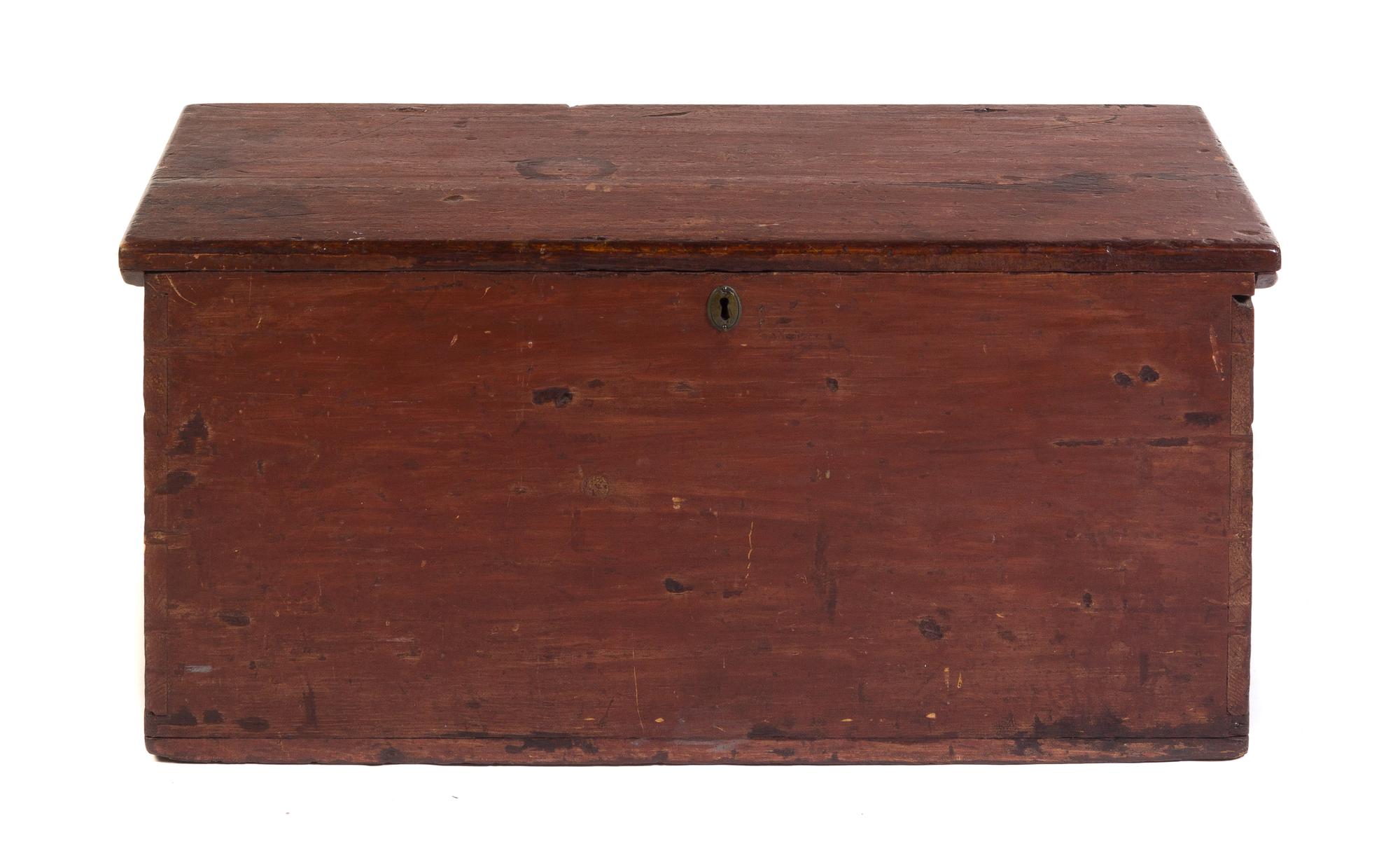 An American Painted Trunk Height 16 1/4 x width 36 x depth 15 1/4 inches. — 19TH CENTURY