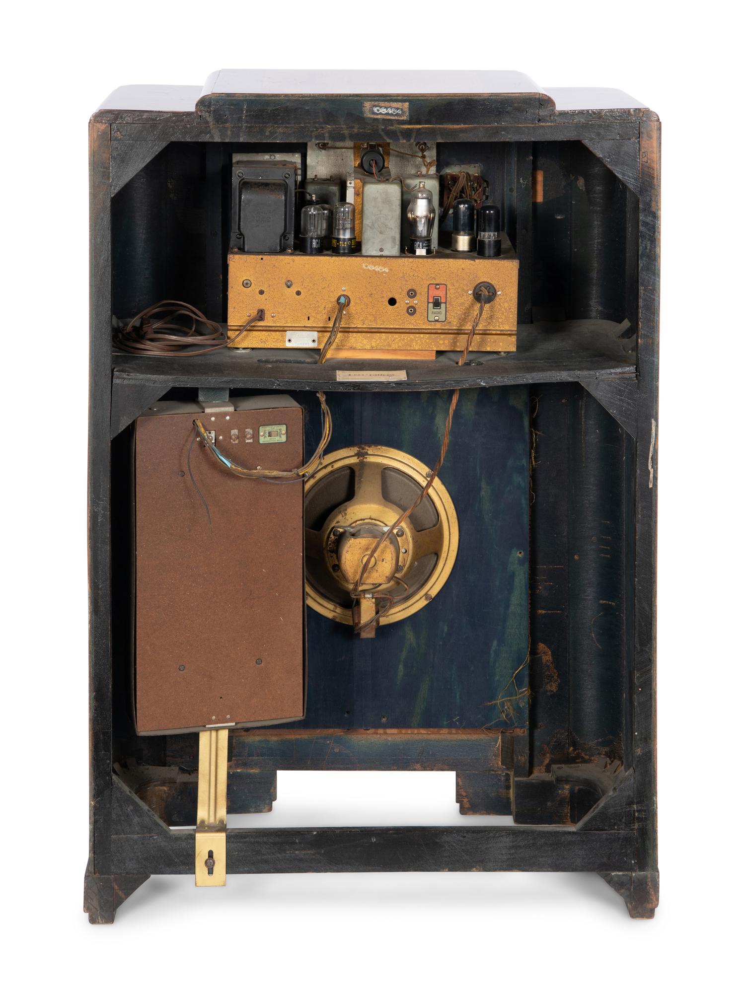 An Art Deco 'Zenith' Radio