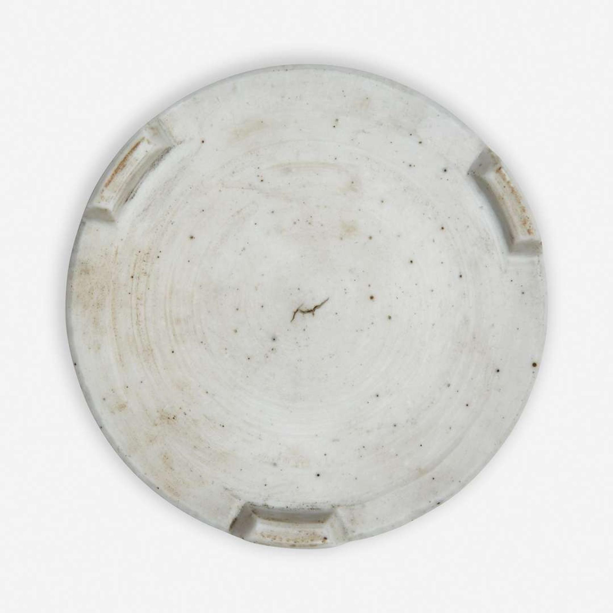 A small Chinese blue and white porcelain cylindrical censer 青花圆香炉