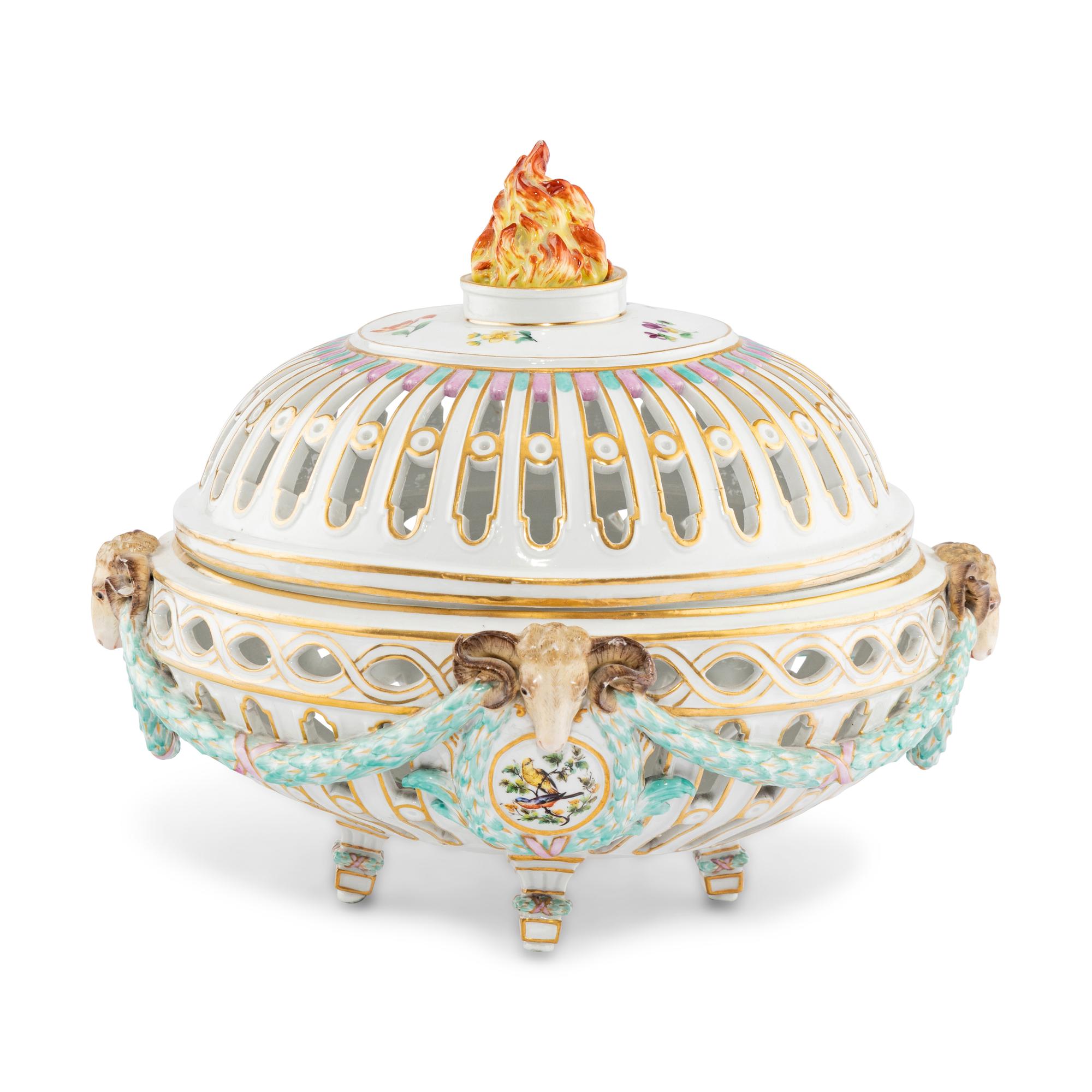 A Meissen Porcelain Covered Potpourri Dish