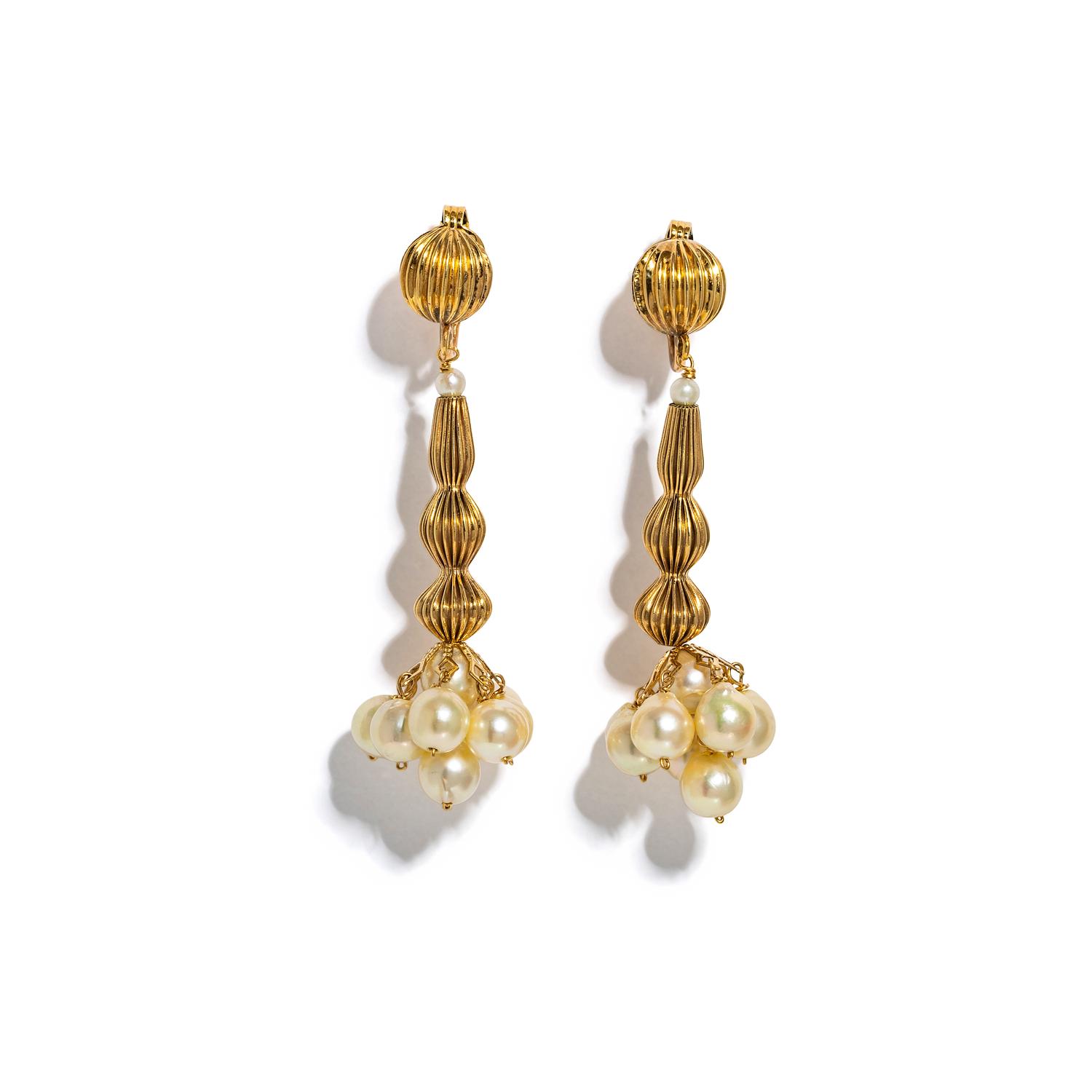 YELLOW GOLD AND CULTURED PEARL PENDANT EARRINGS