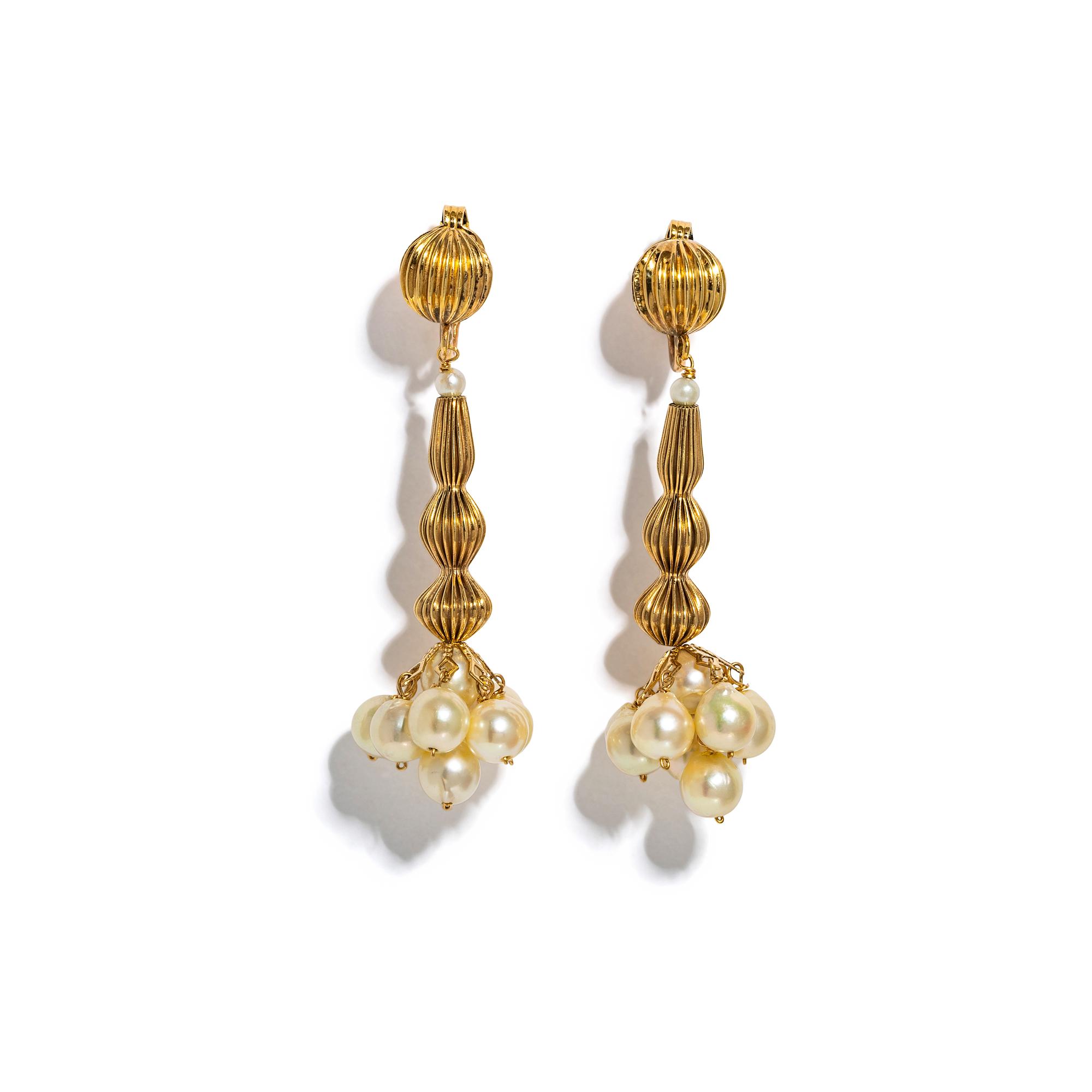 YELLOW GOLD AND CULTURED PEARL PENDANT EARRINGS