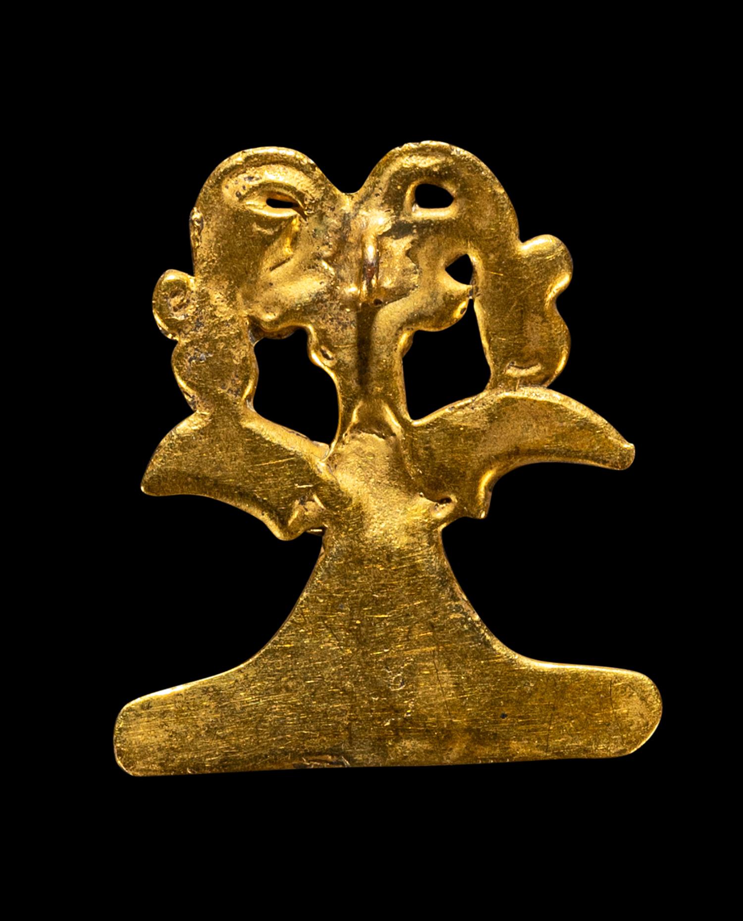 A Veraguas Gold Eagle Pendant
