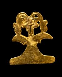 A Veraguas Gold Eagle Pendant