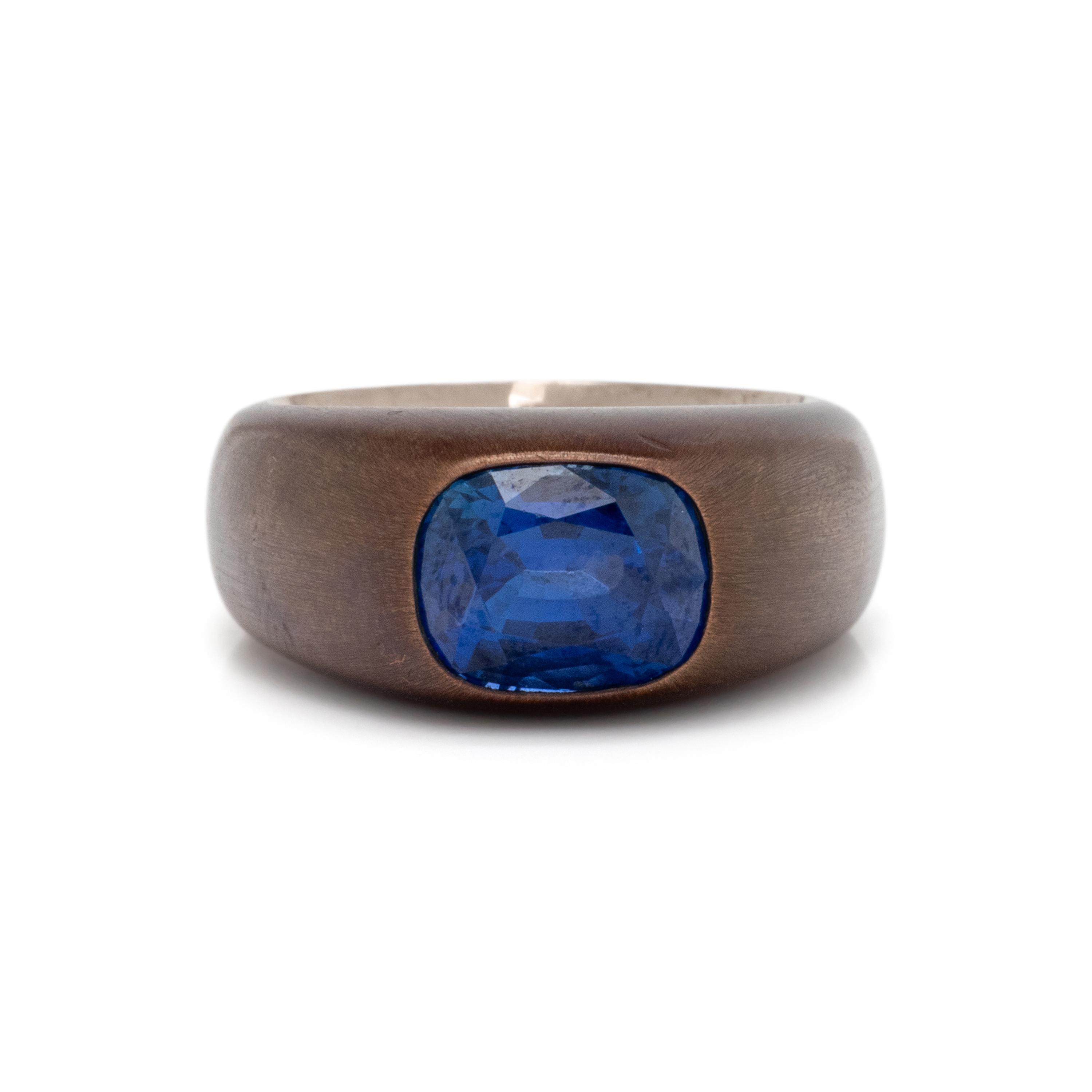 HEMMERLE, SAPPHIRE, GOLD, AND COPPER RING