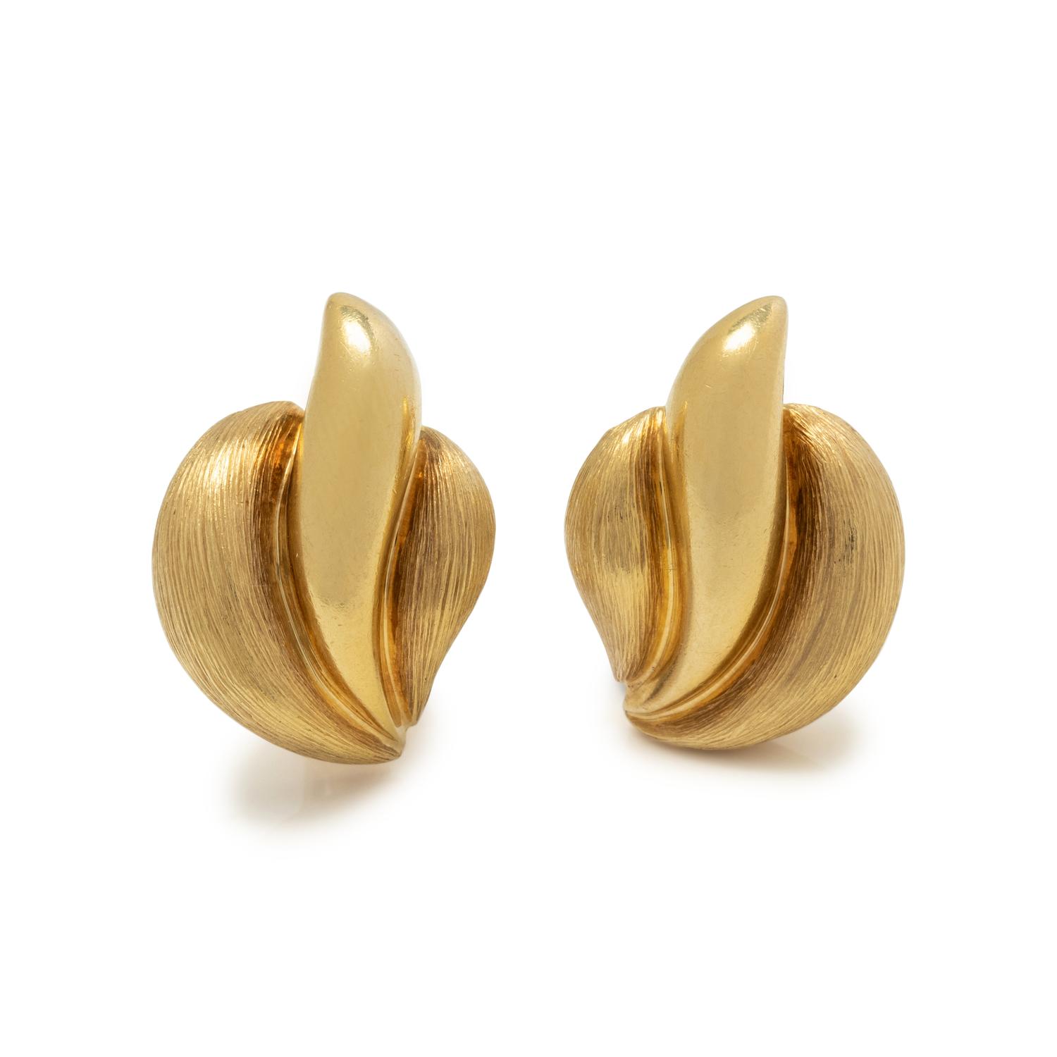 HENRY DUNAY, YELLOW GOLD EARCLIPS