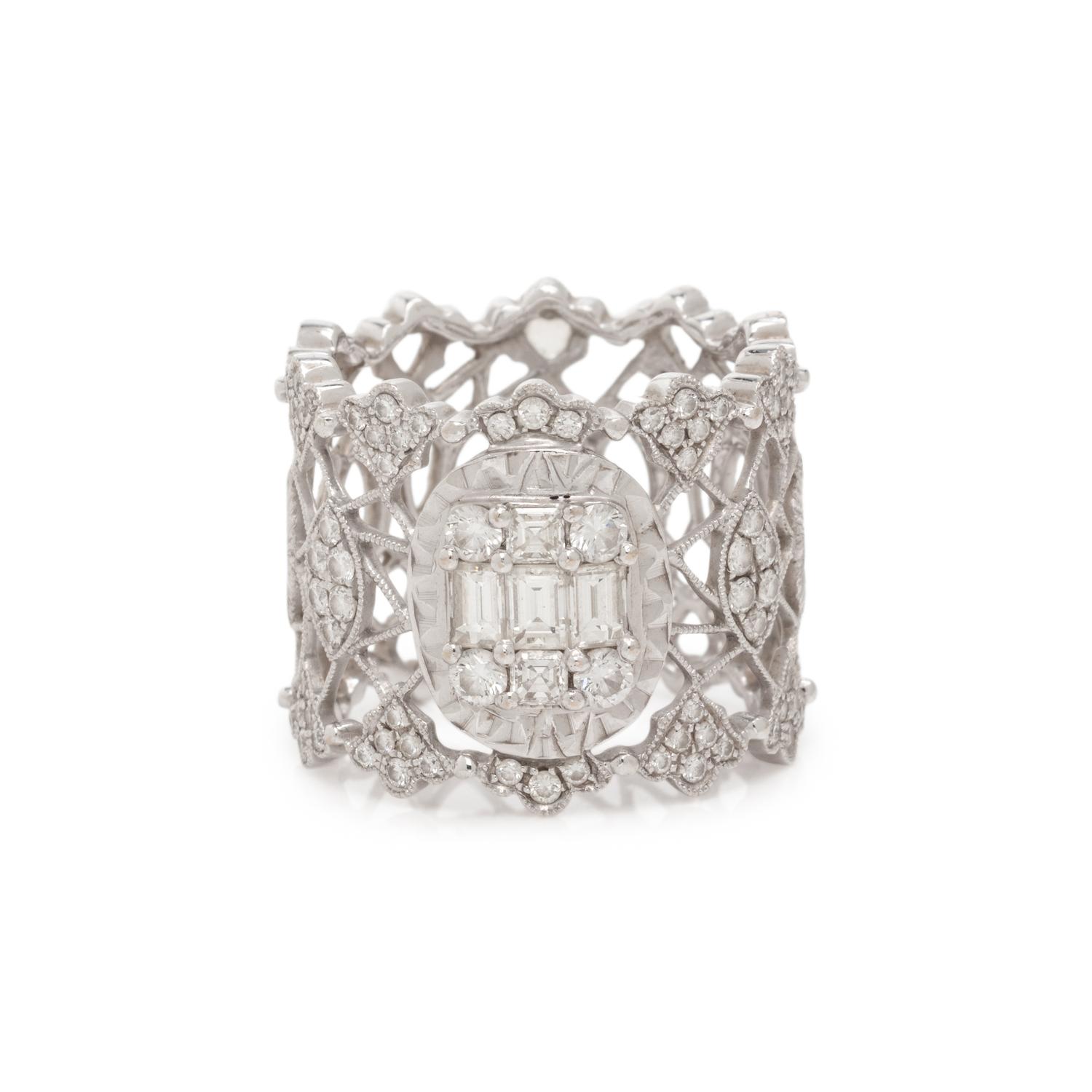 WHITE GOLD AND DIAMOND RING
