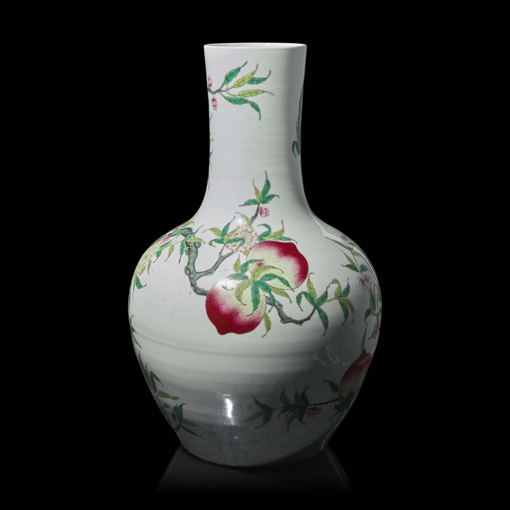 A Very Large Chinese Famille Rose Porcelain 'Nine Peaches' Tianqiuping Vase, 20th Century — 近代 粉彩九桃天球瓶