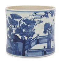 A Chinese Blue and White Porcelain Brushpot, Bitong