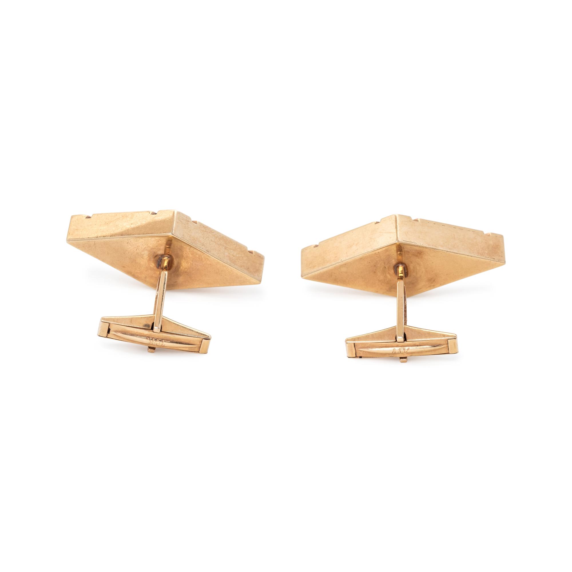 YELLOW GOLD AND CULTURED PEARL CUFFLINKS