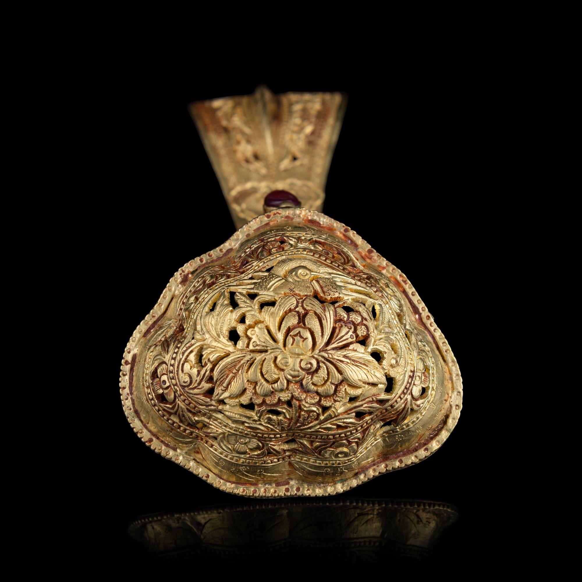 A Chinese Gold and Ruby Inset Ruyi -Shape Hair Ornament, Zan, Qing Dynasty 清 滇式嵌寶鏤空花卉紋如意金簪