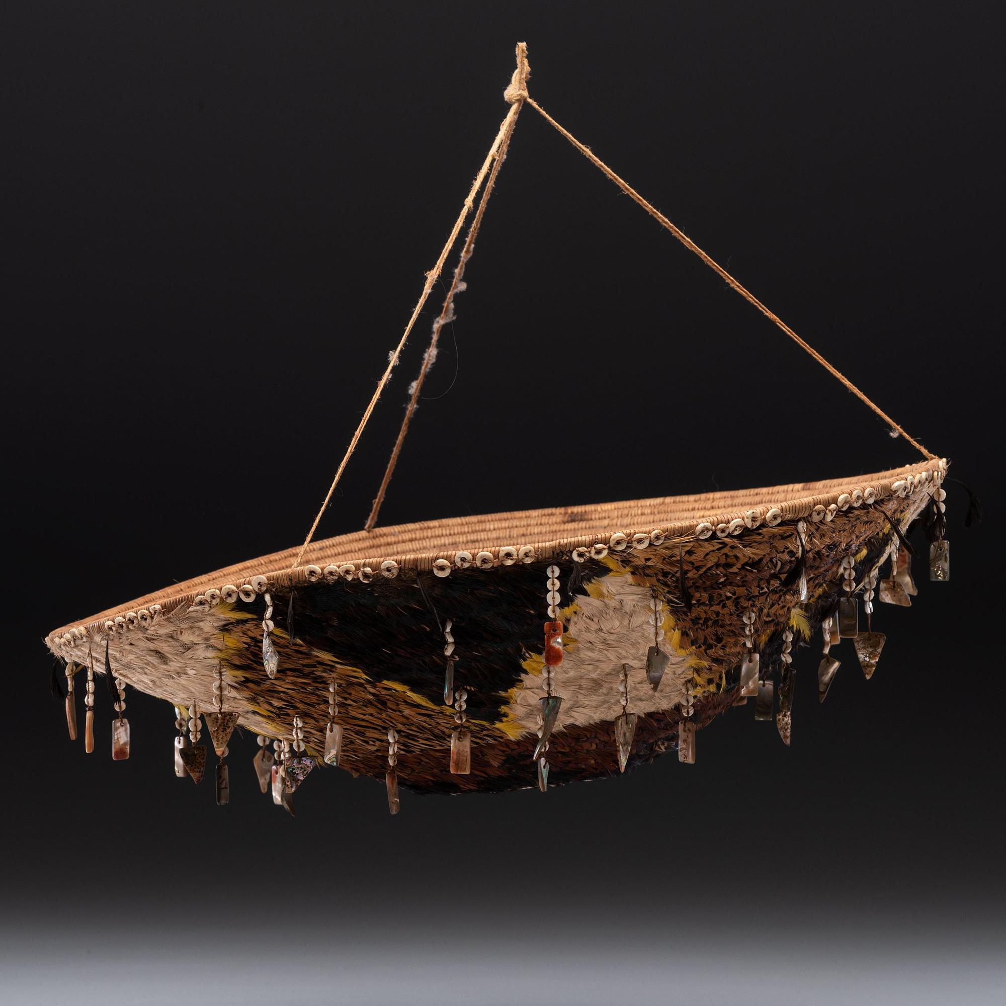 Pomo Hanging Gift Basket