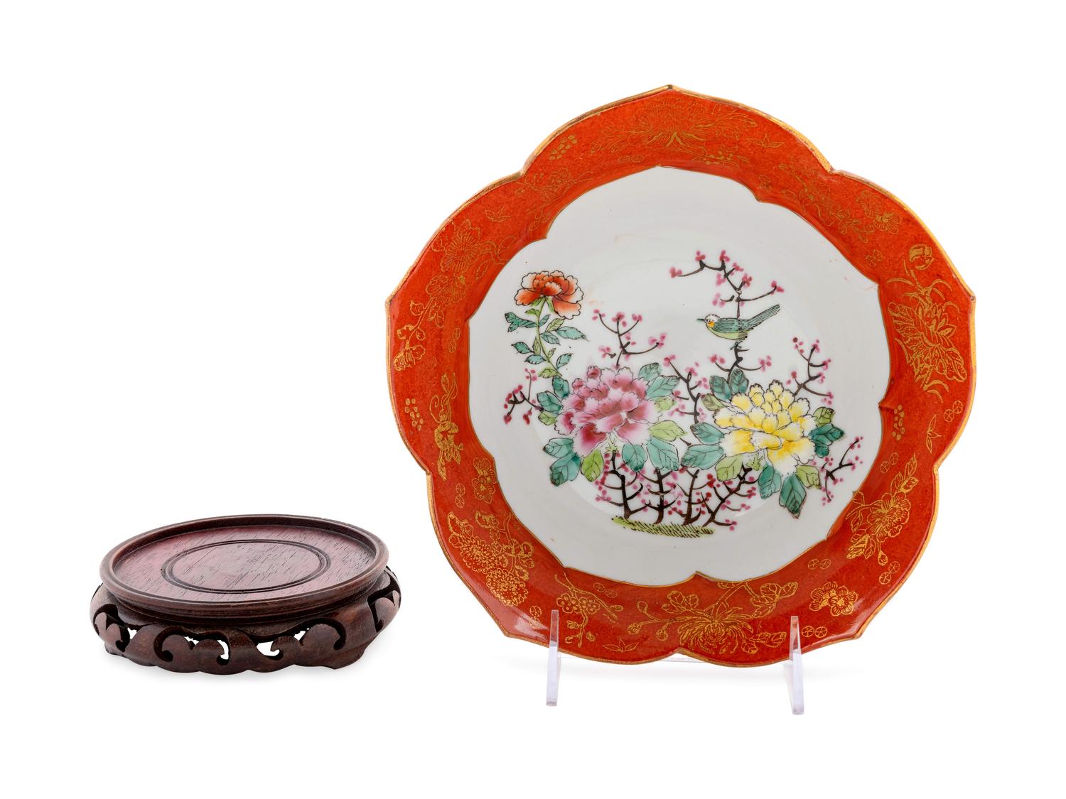A Chinese Export Porcelain Bowl