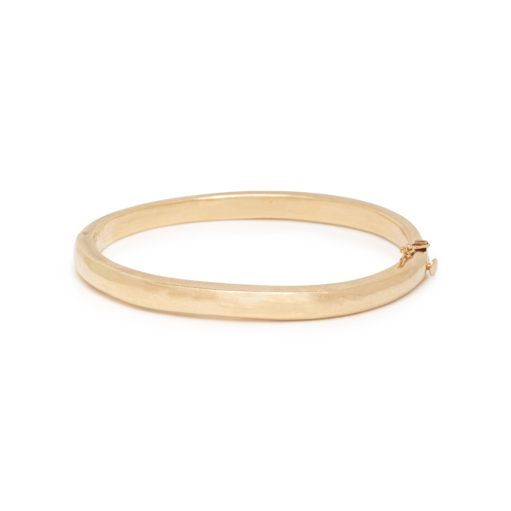 YELLOW GOLD AND DIAMOND BANGLE BRACELET