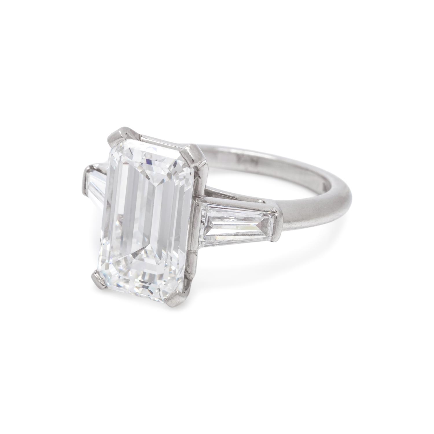 DIAMOND RING