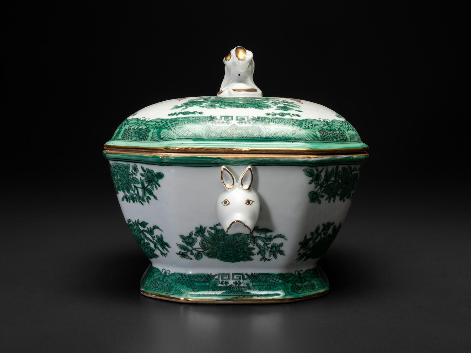 Four Chinese Export Green Fitzhugh Porcelain Articles for the American Market