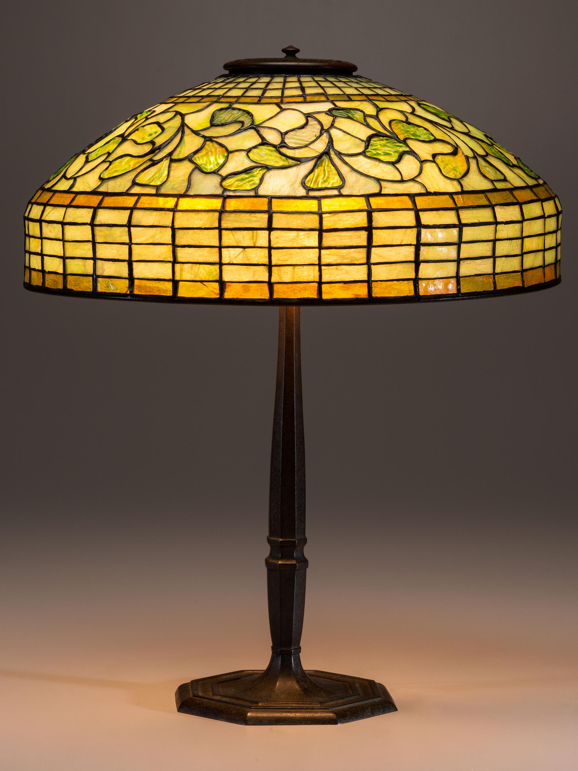 Whirling Leaf Table Lamp