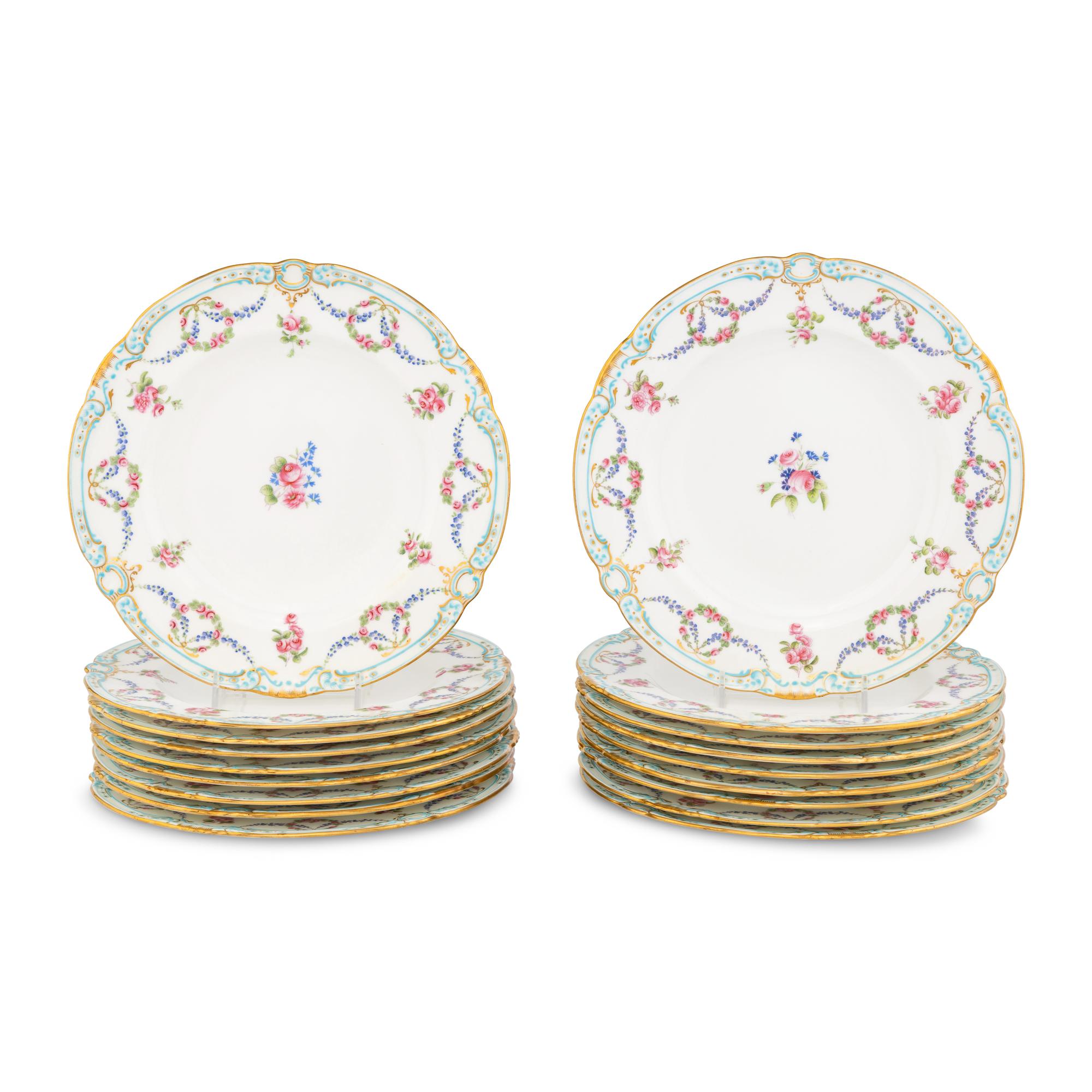 A Set of Eighteen Mintons Porcelain Plates