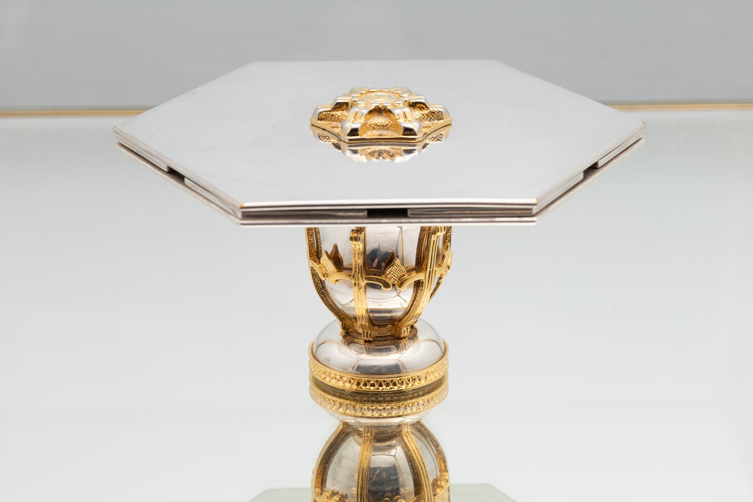 A Yossi Swed Judaica Partial Gilt Silver Dining Table Seder Plate and Vitrine
