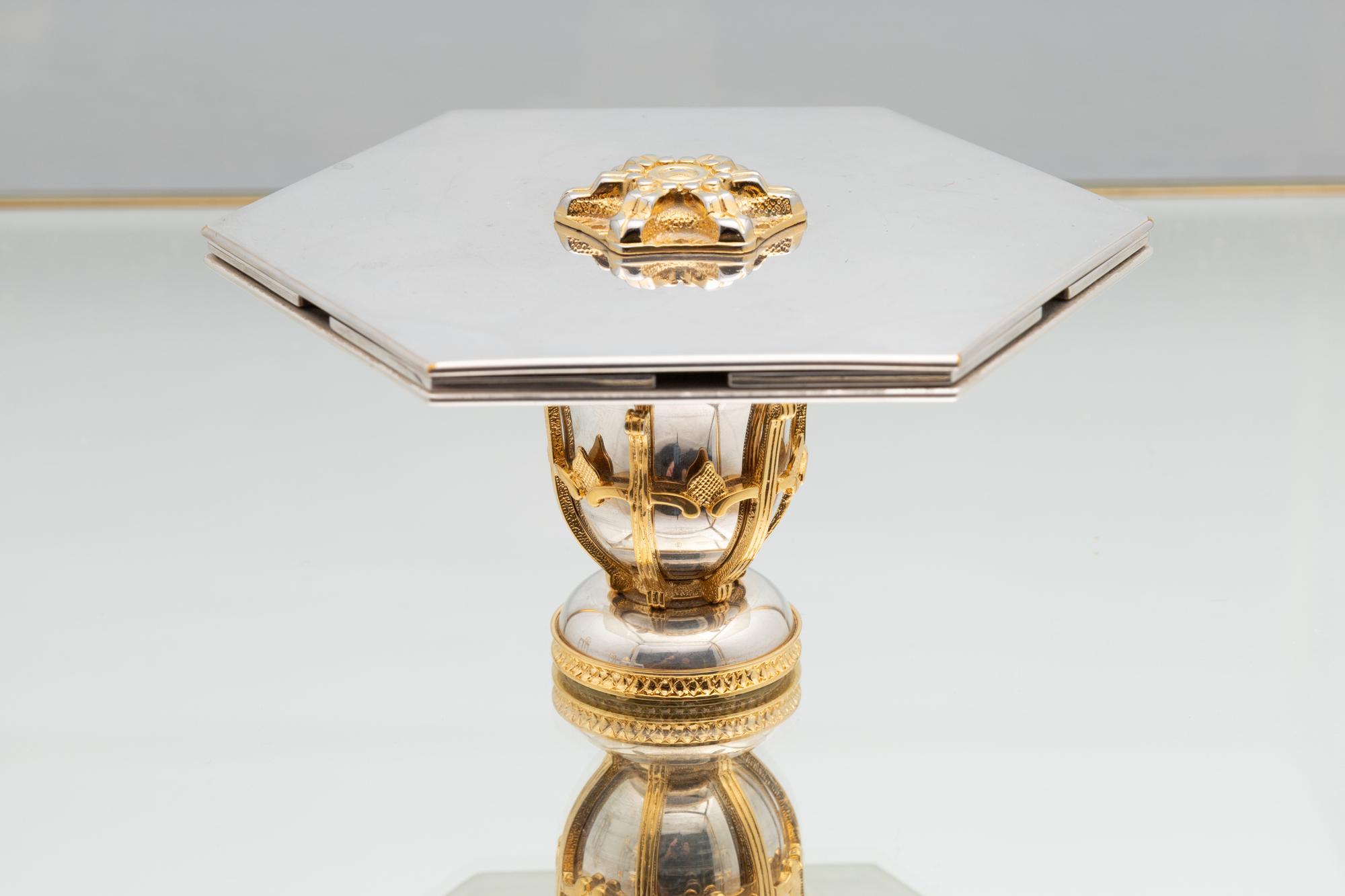 A Yossi Swed Judaica Partial Gilt Silver Dining Table Seder Plate and Vitrine