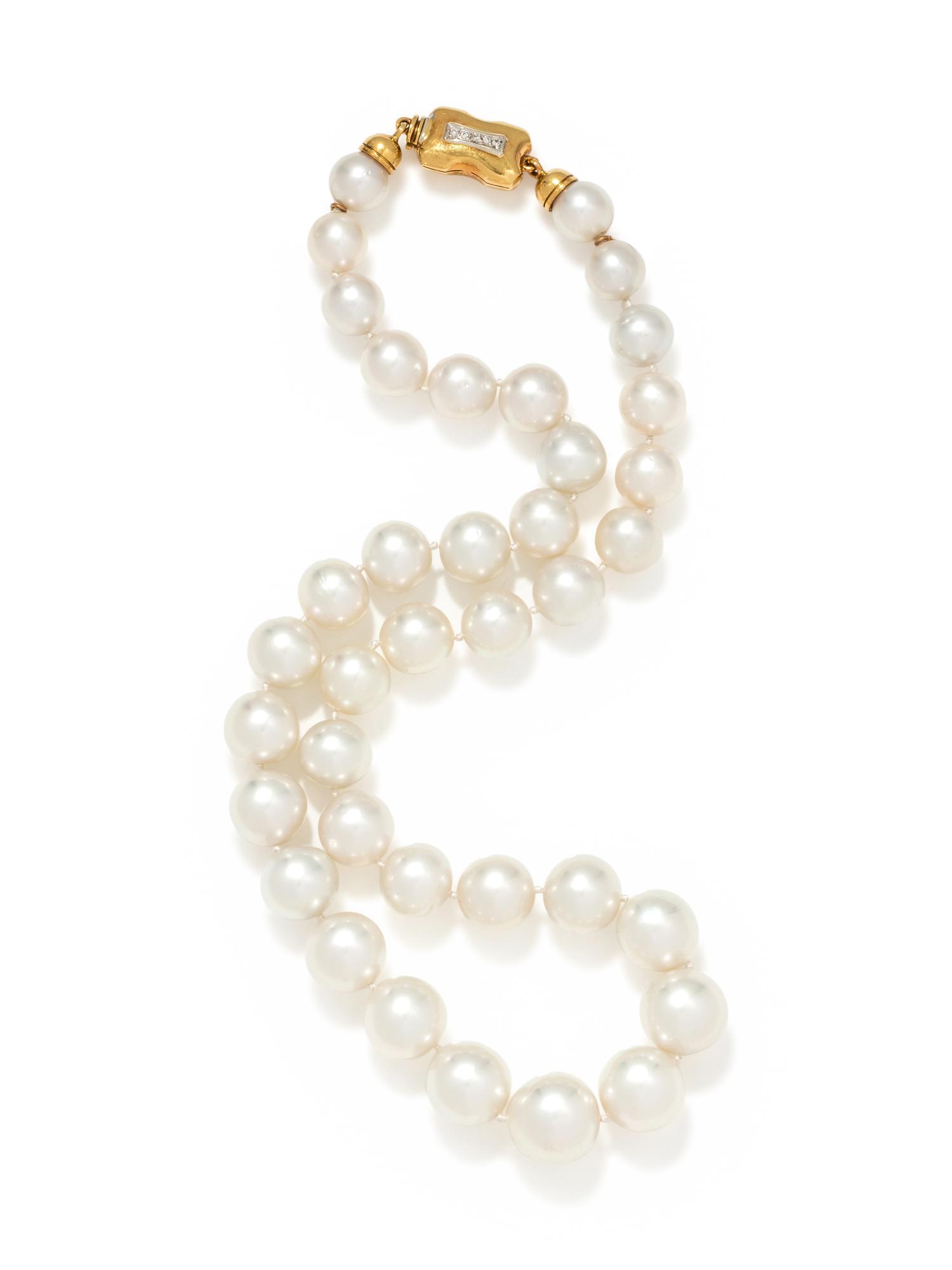 CULTURED SOUTH SEA PEARL NECKLACE