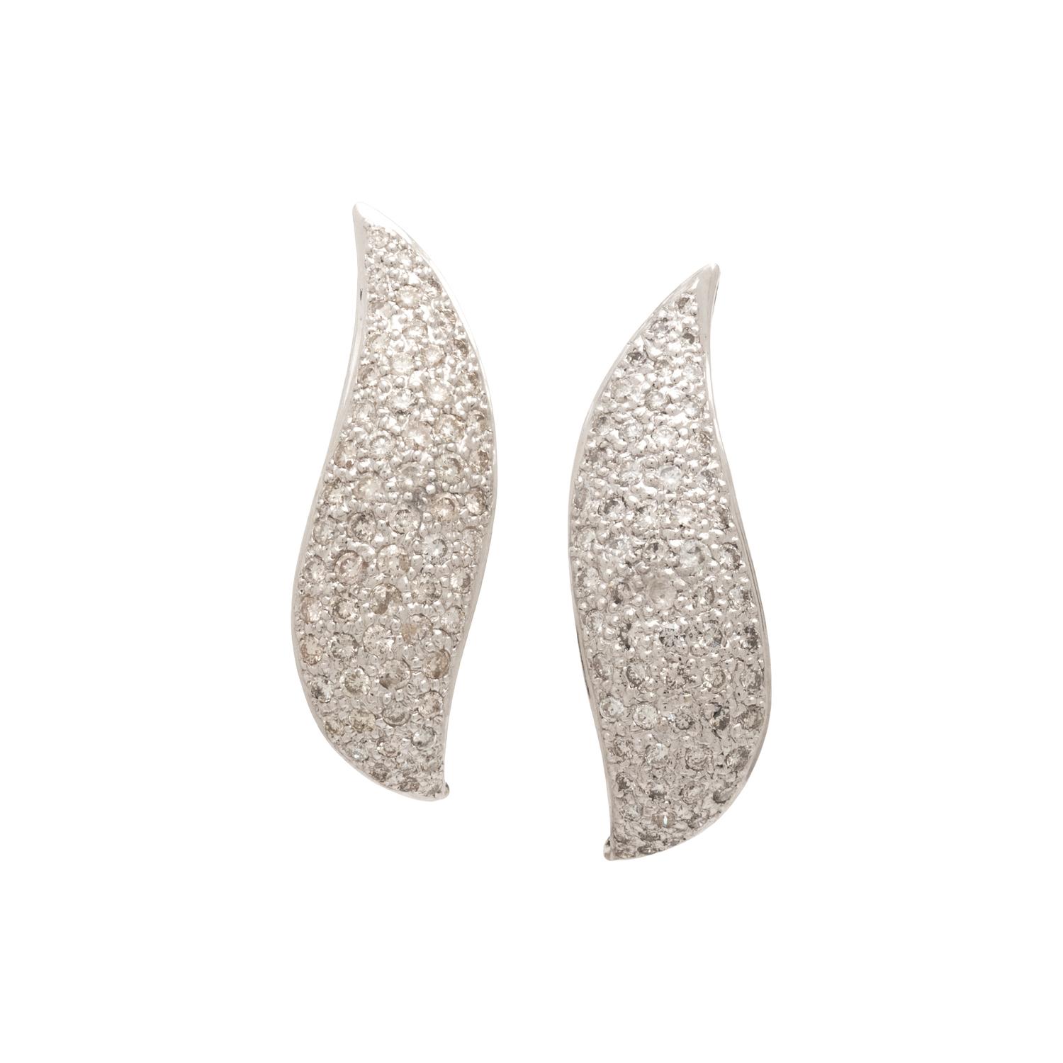 DIAMOND AND GRAY CULTURED PEARL EARRINGS