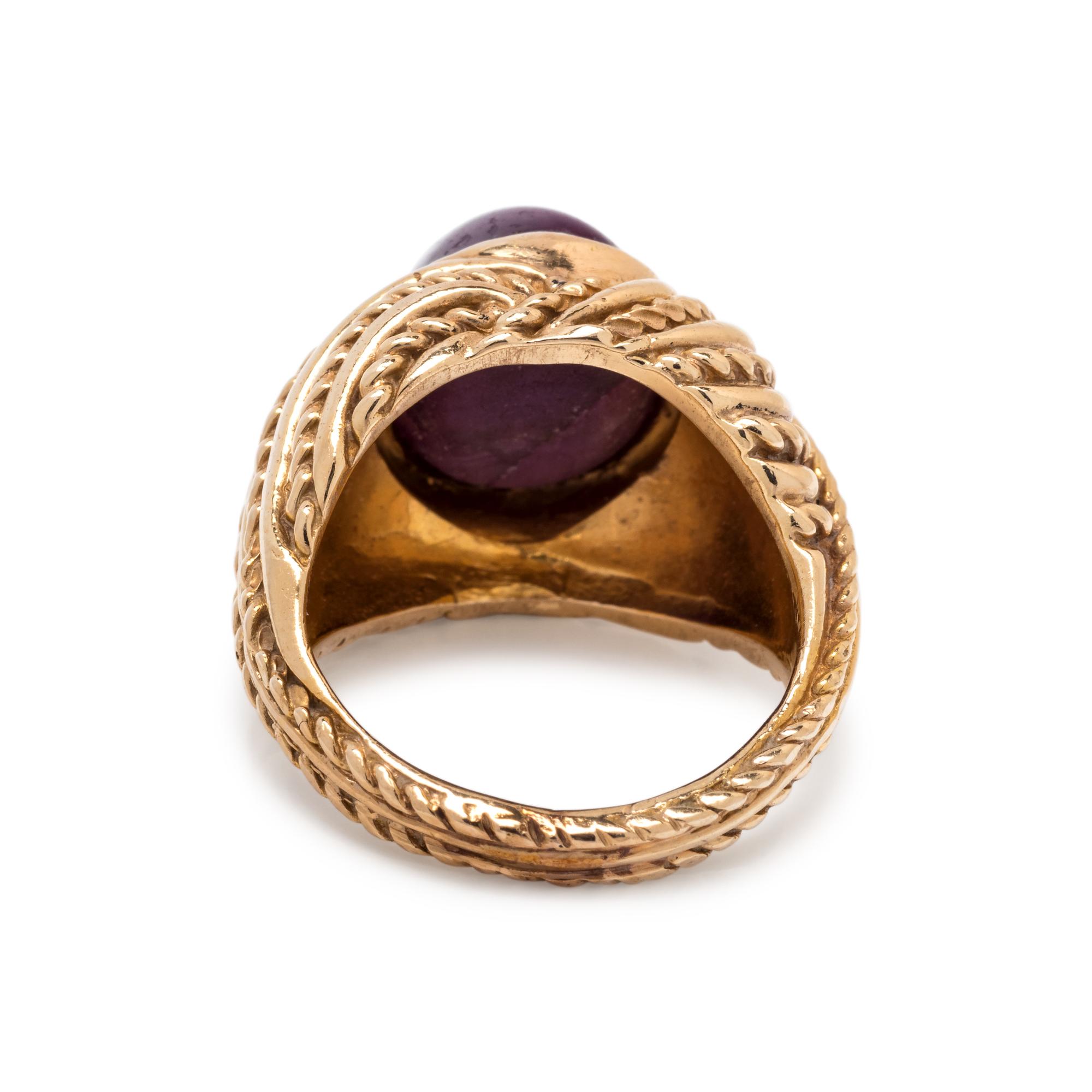YELLOW GOLD AND STAR RUBY RING