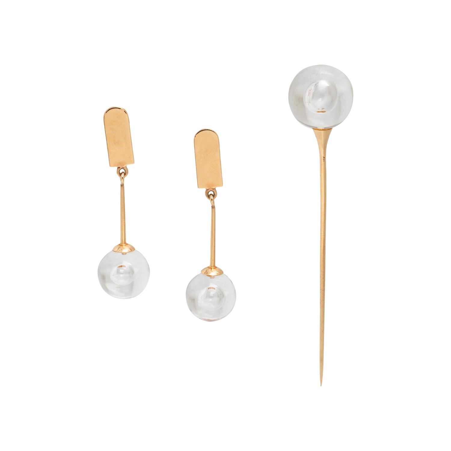 STEUBEN, YELLOW GOLD AND GLASS SET