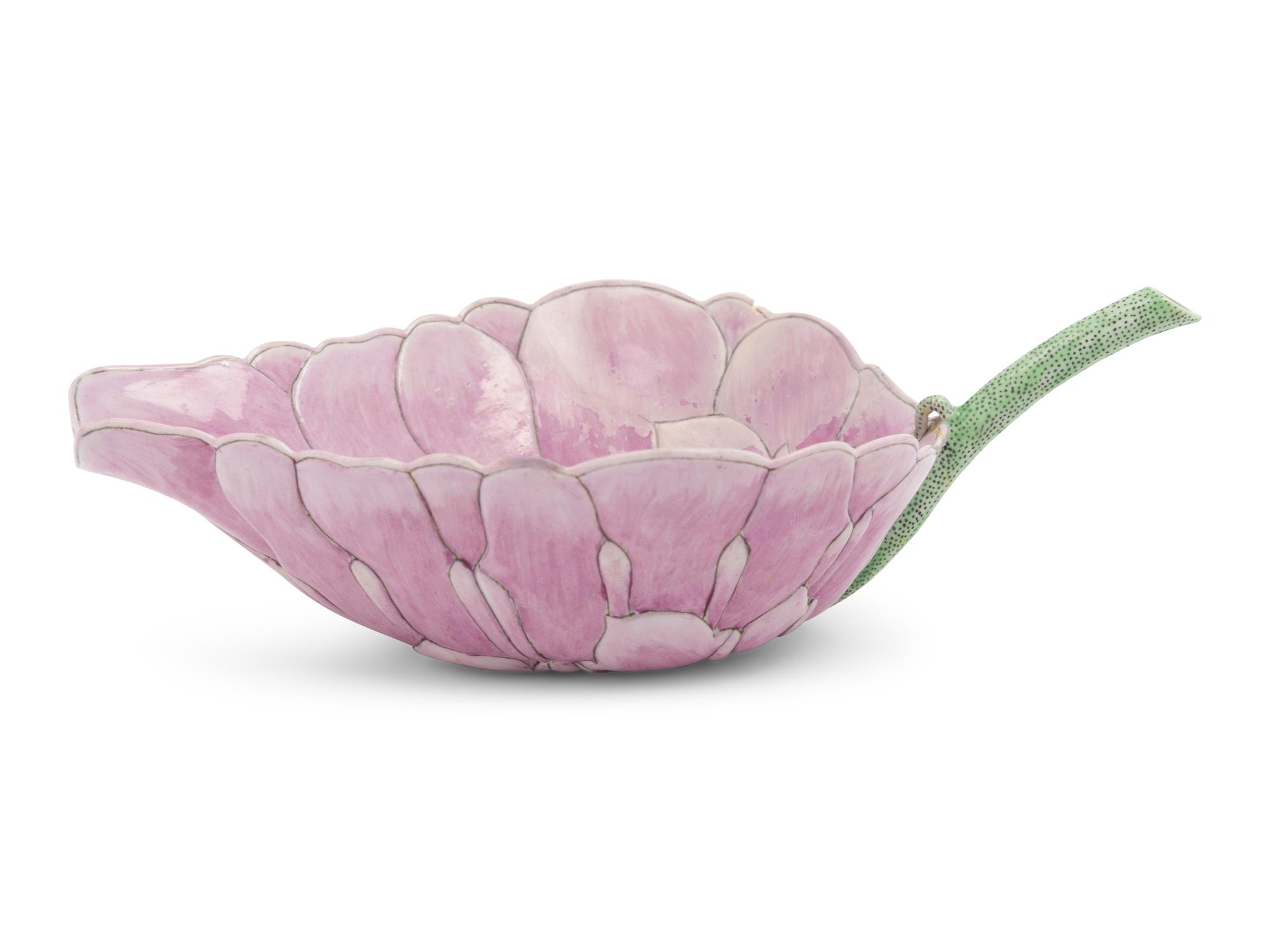 A Chinese Famille Rose Porcelain 'Lotus' Cup
