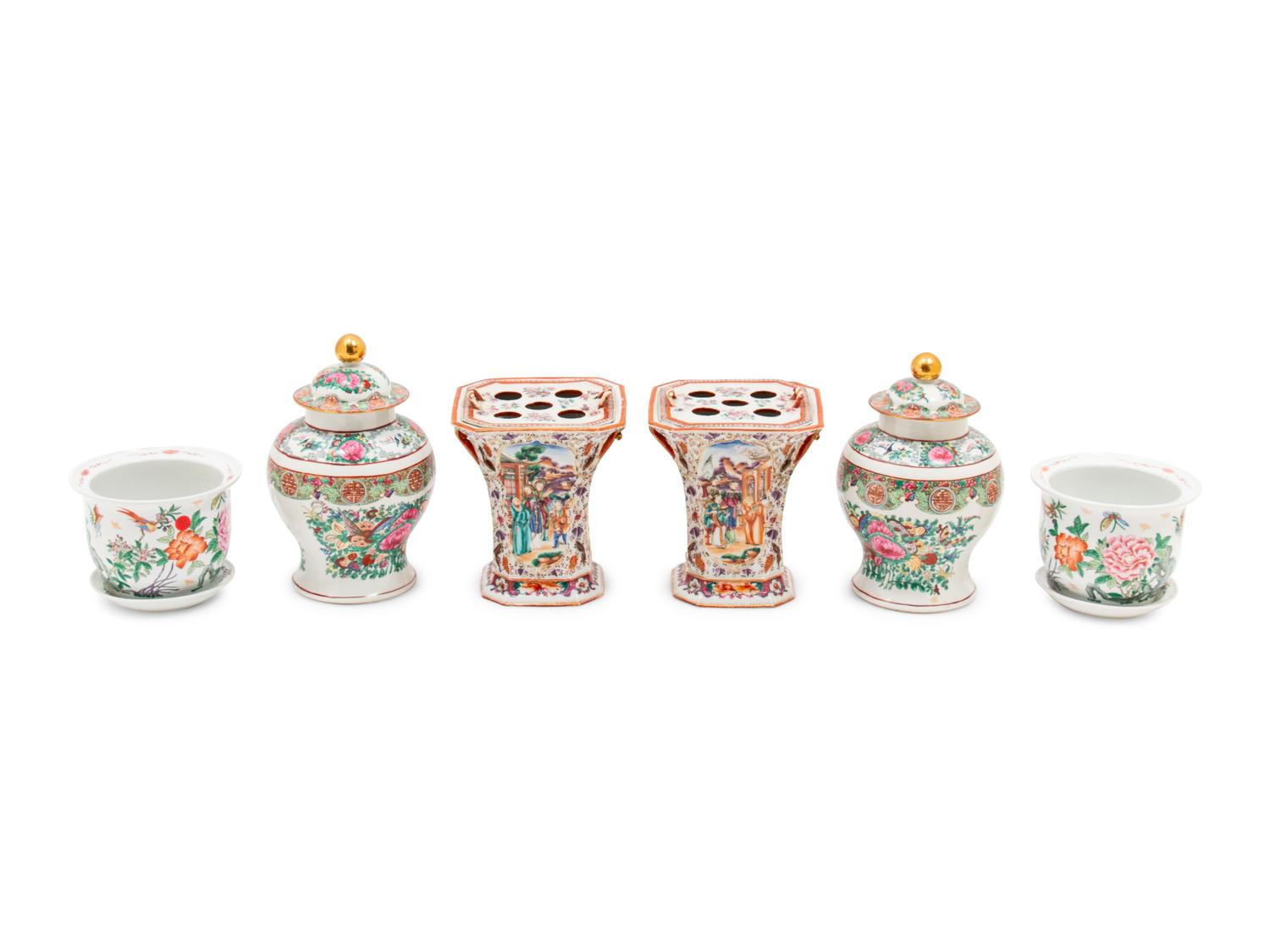 Three Pairs of Chinese Export Porcelain Style Decorative Articles