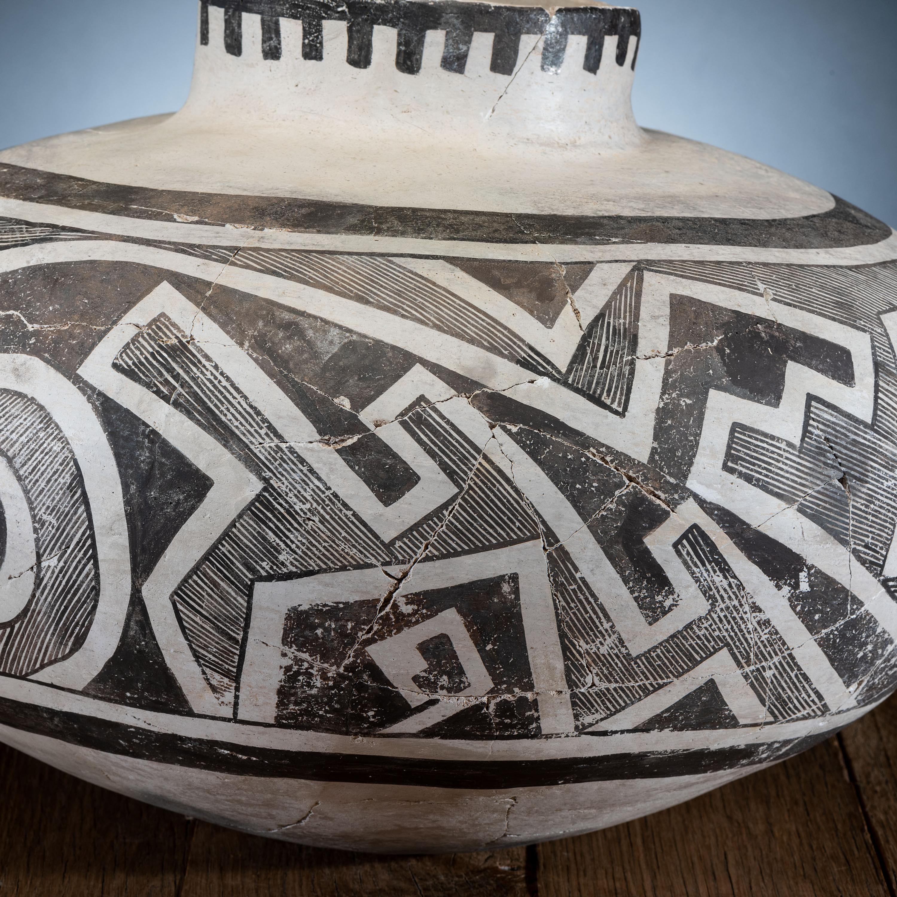 Anasazi Mogollan Black-on-White Pottery Storage Jar
