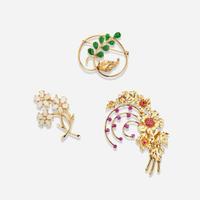 A Collection of Three 14K Yellow Gold Pins