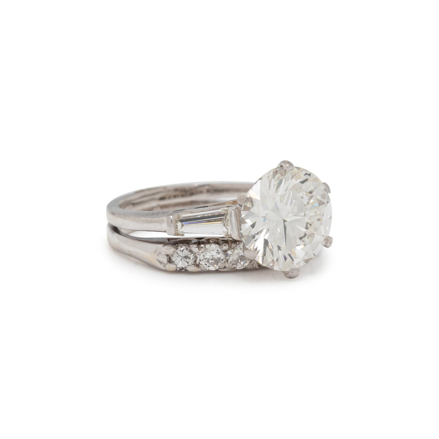 DIAMOND RING