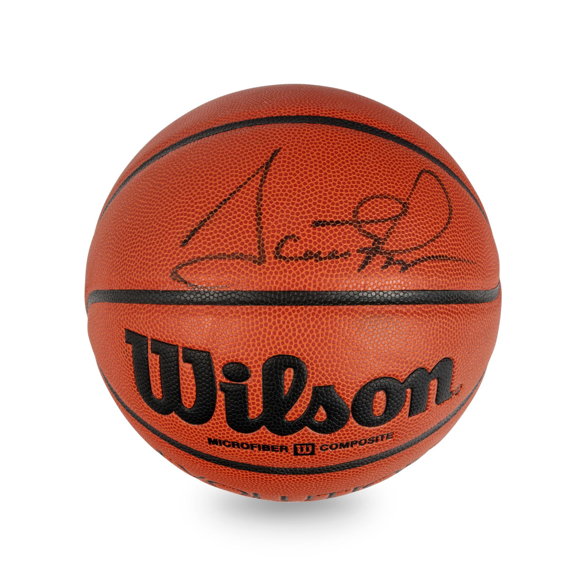 A Scottie Pippen Signed Autograph Wilson Basketball (Beckett Authentication Services BAS Certified),