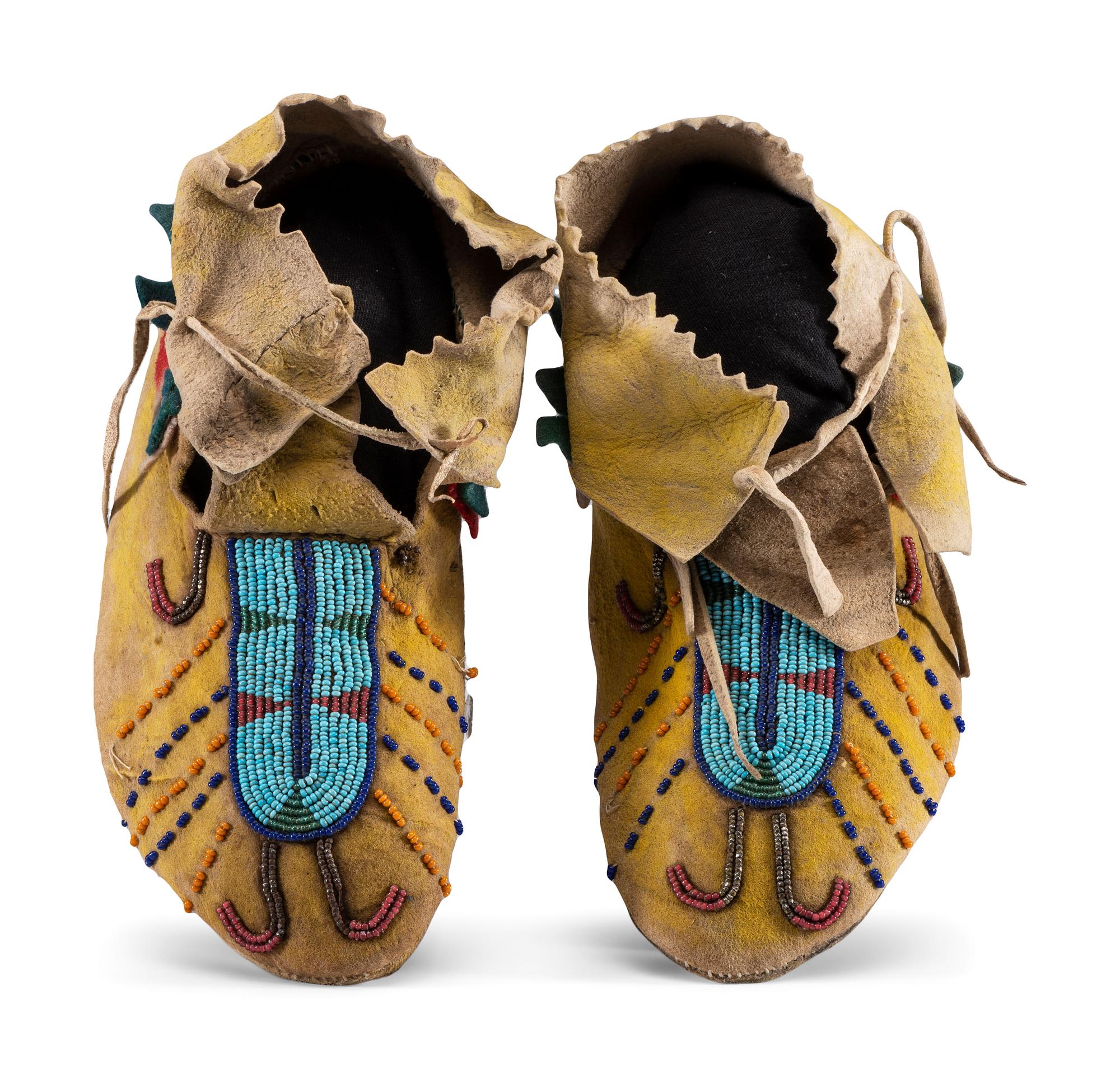 Apaslooke [Crow] Beaded Hide Moccasins
