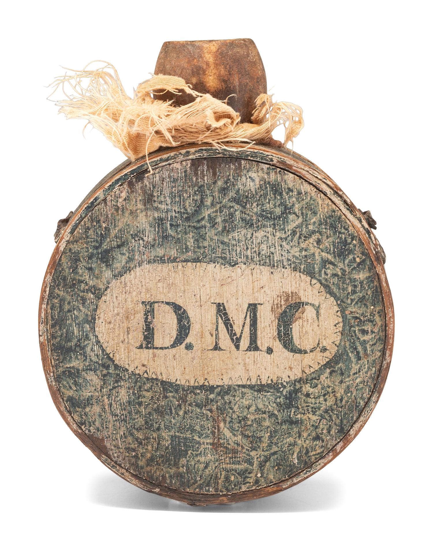 [AMERICANA]. "D.M.C." sponge decorated drum canteen