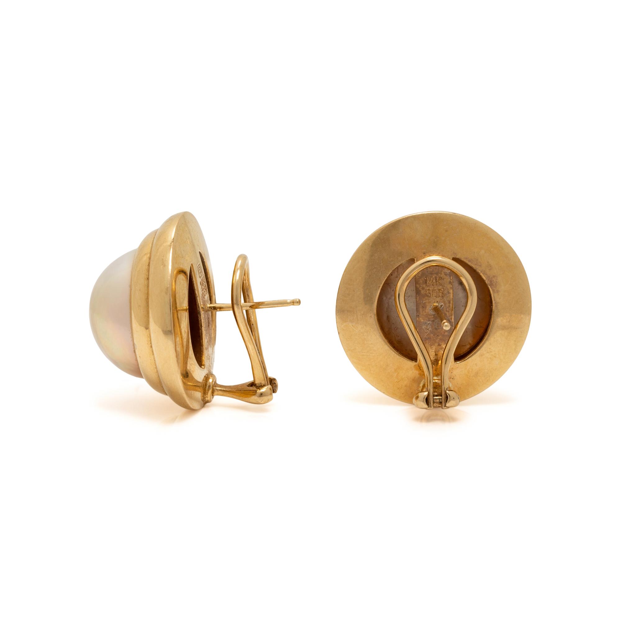 YELLOW GOLD AND MABÉ PEARL EARRINGS