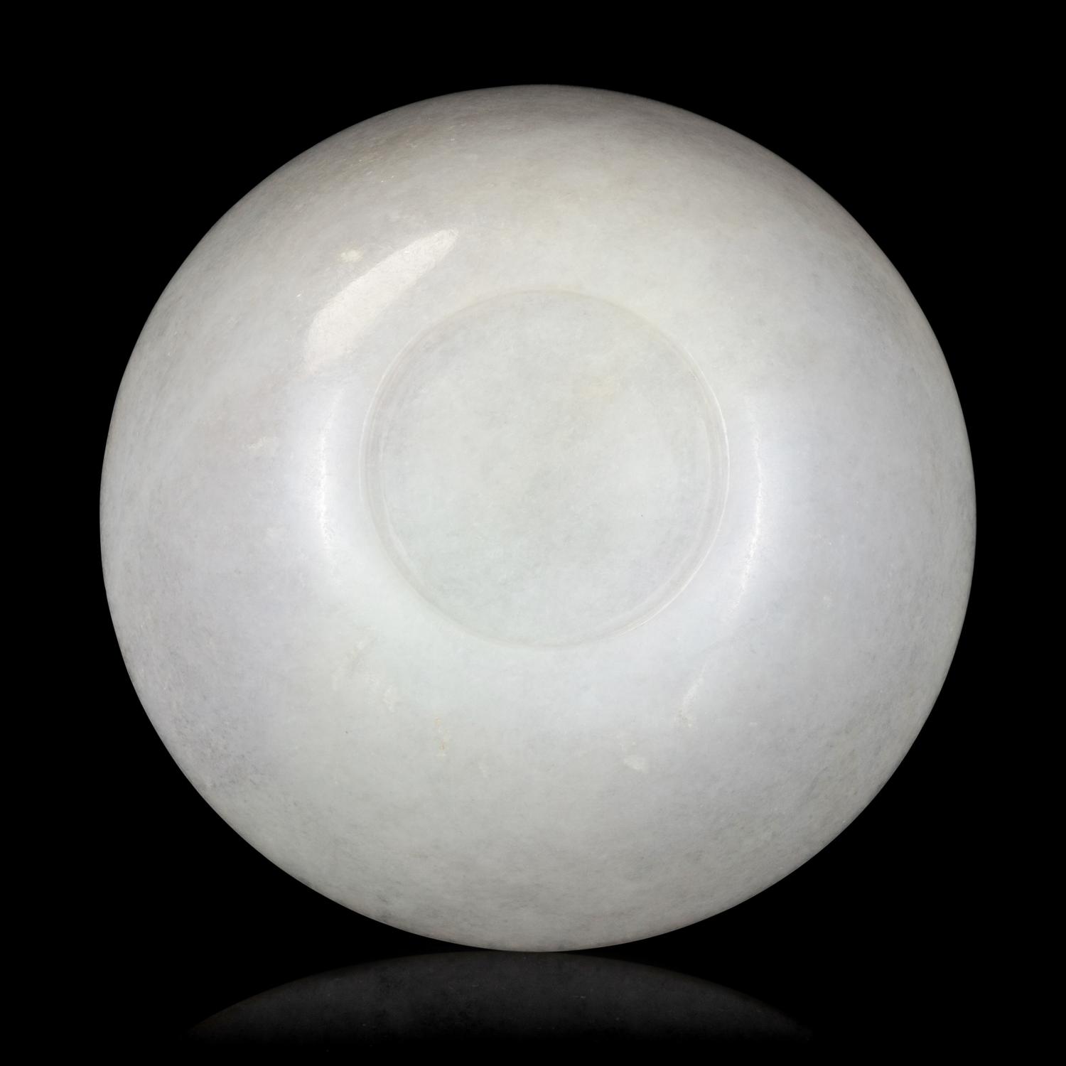 A Chinese White Jade Bowl, 19th-20th Century 晚清-民國 白玉碗