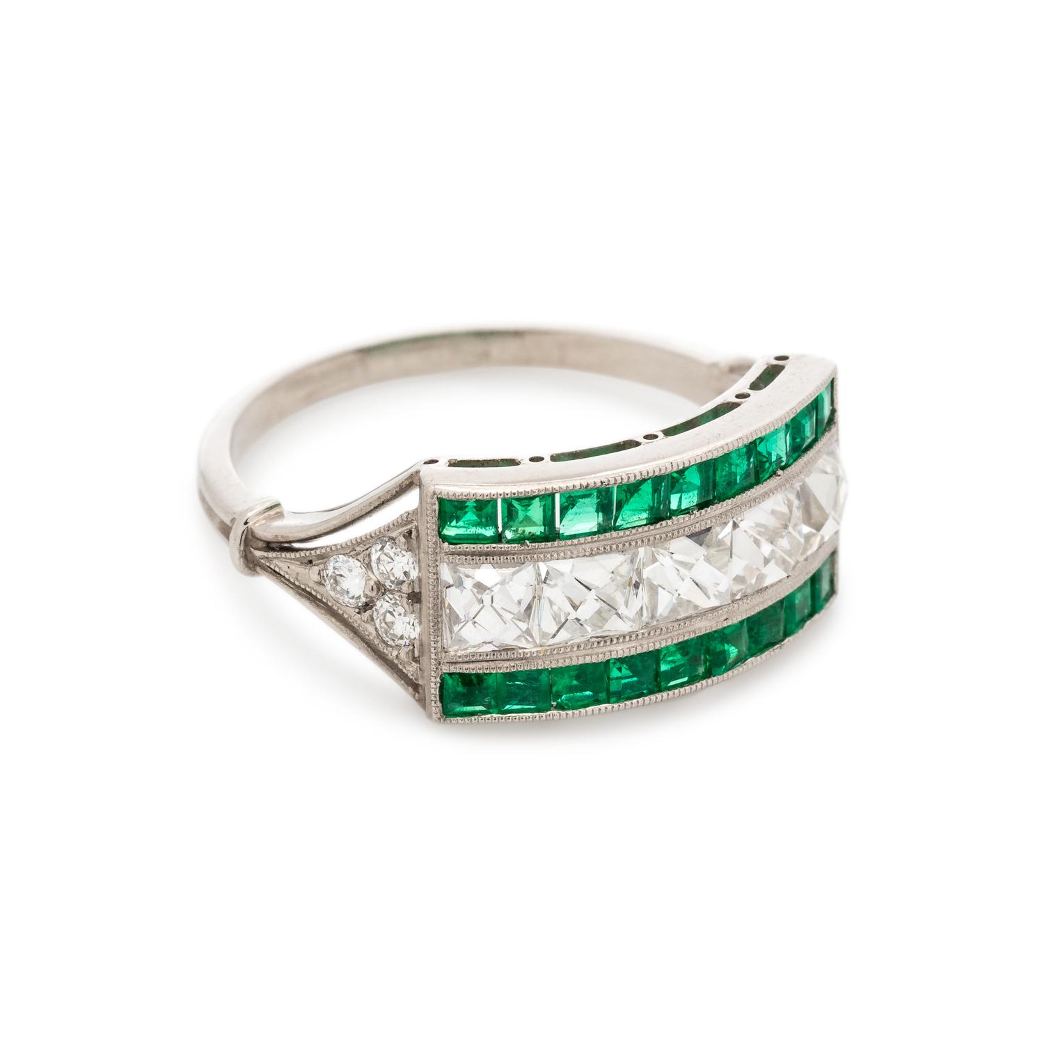 DIAMOND AND EMERALD RING